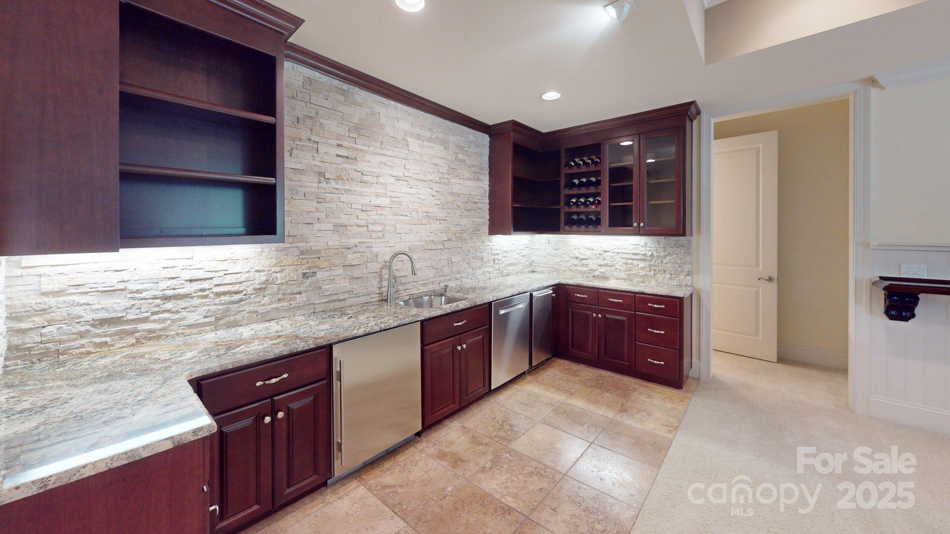 8928 Heydon Hall Circle Property Photo 25