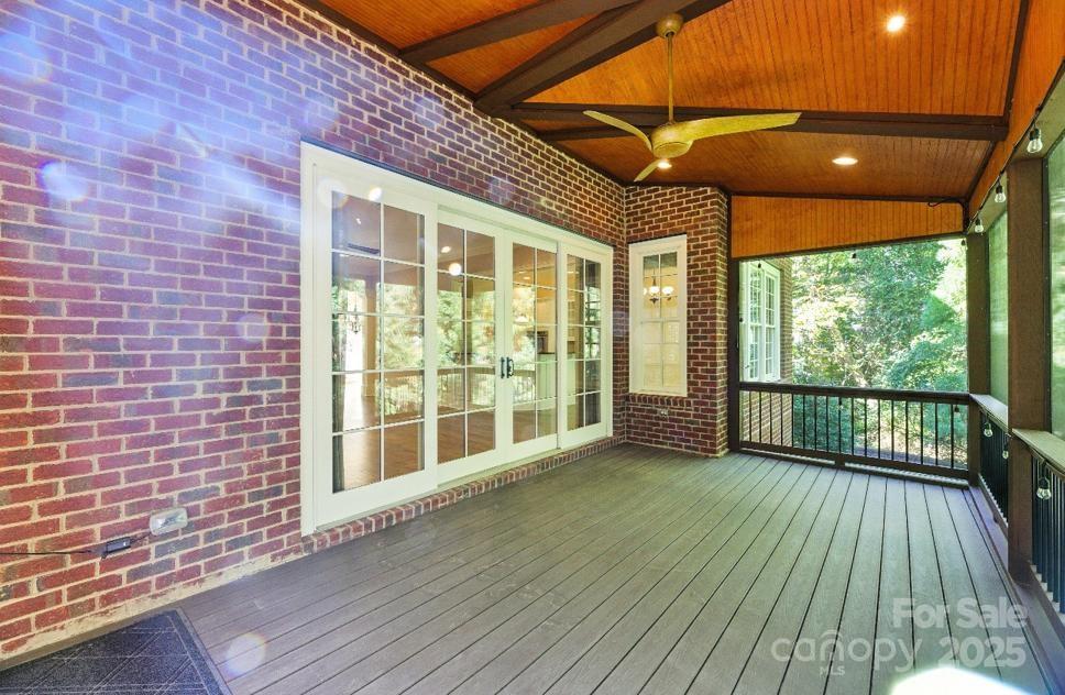 8928 Heydon Hall Circle Property Photo 34