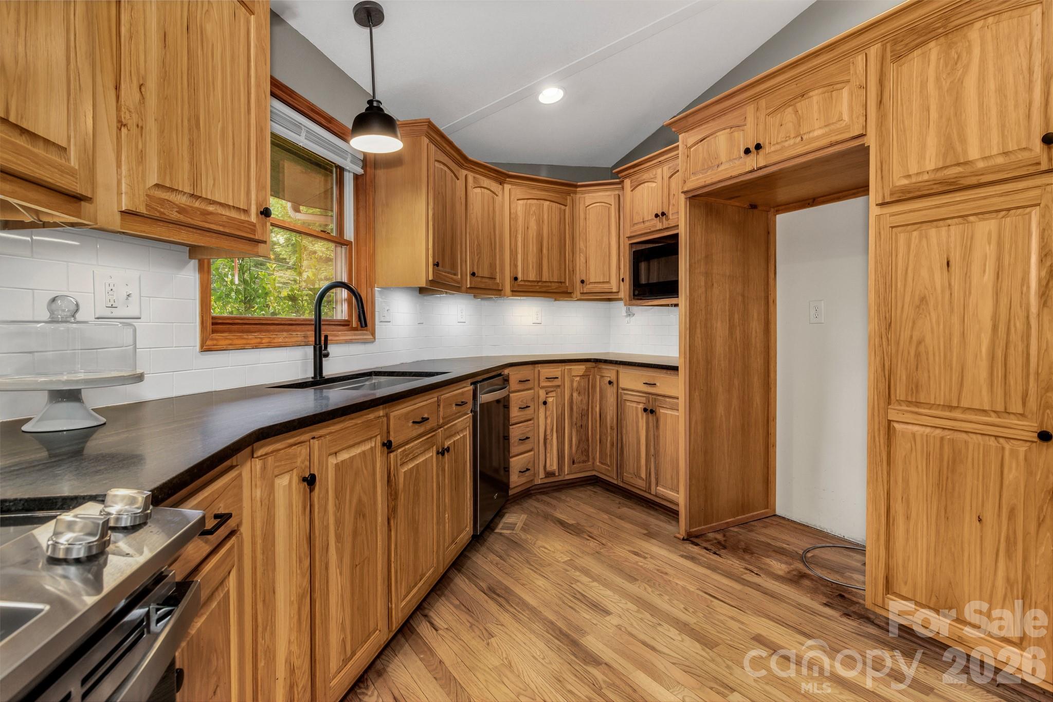 939 Morgan Hill Road Property Photo 32