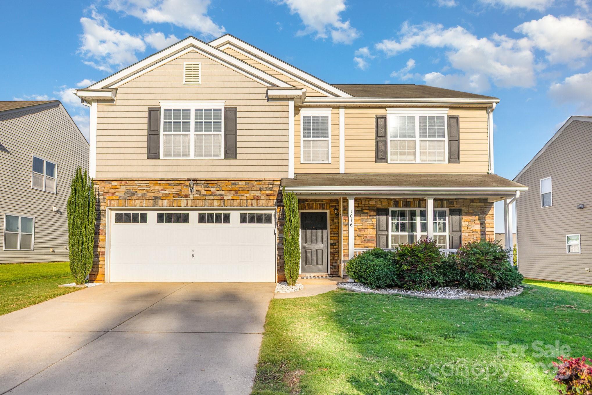 1016 Sweetgum Street Property Photo 1