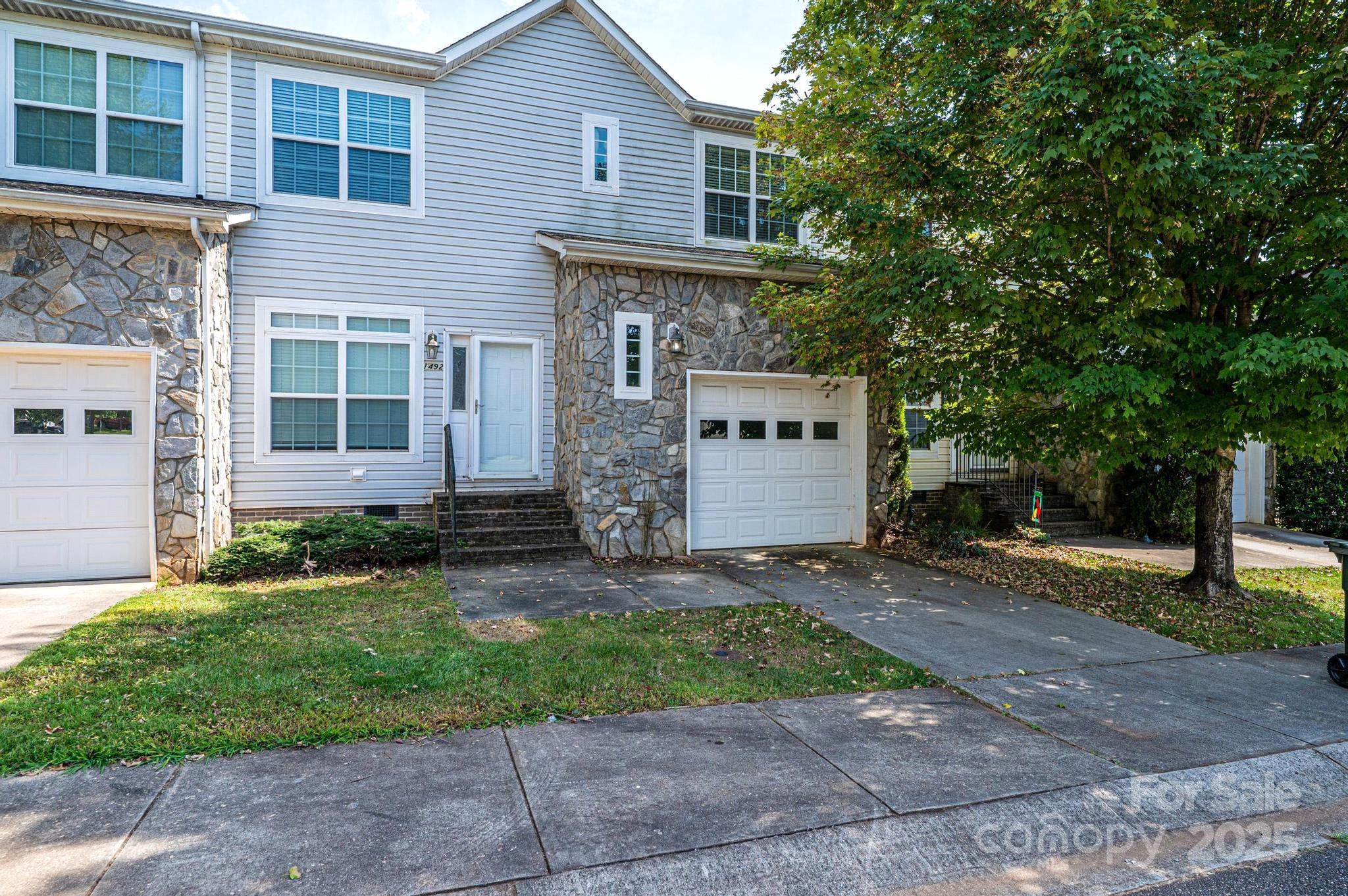 1492 Mulberry Ridge Drive Property Photo 2