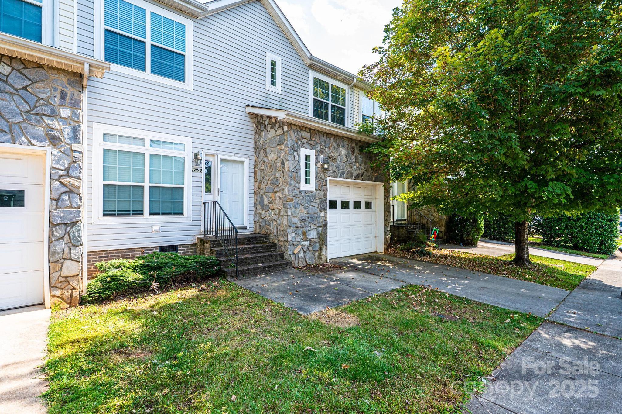 1492 Mulberry Ridge Drive Property Photo 3