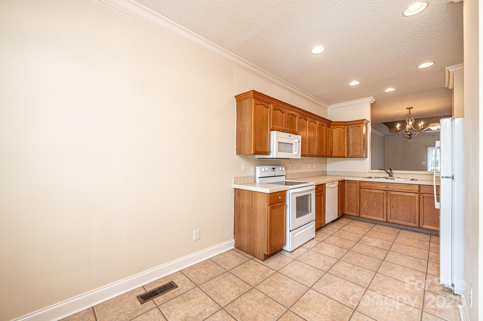 1492 Mulberry Ridge Drive Property Photo 10