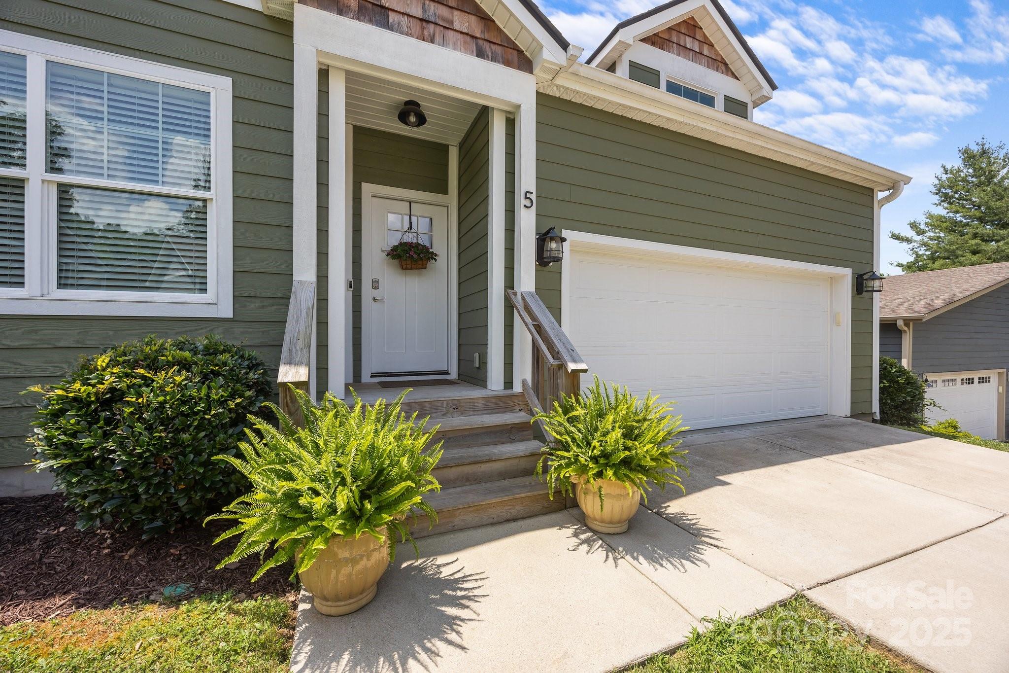 5 Meeting Street Property Photo