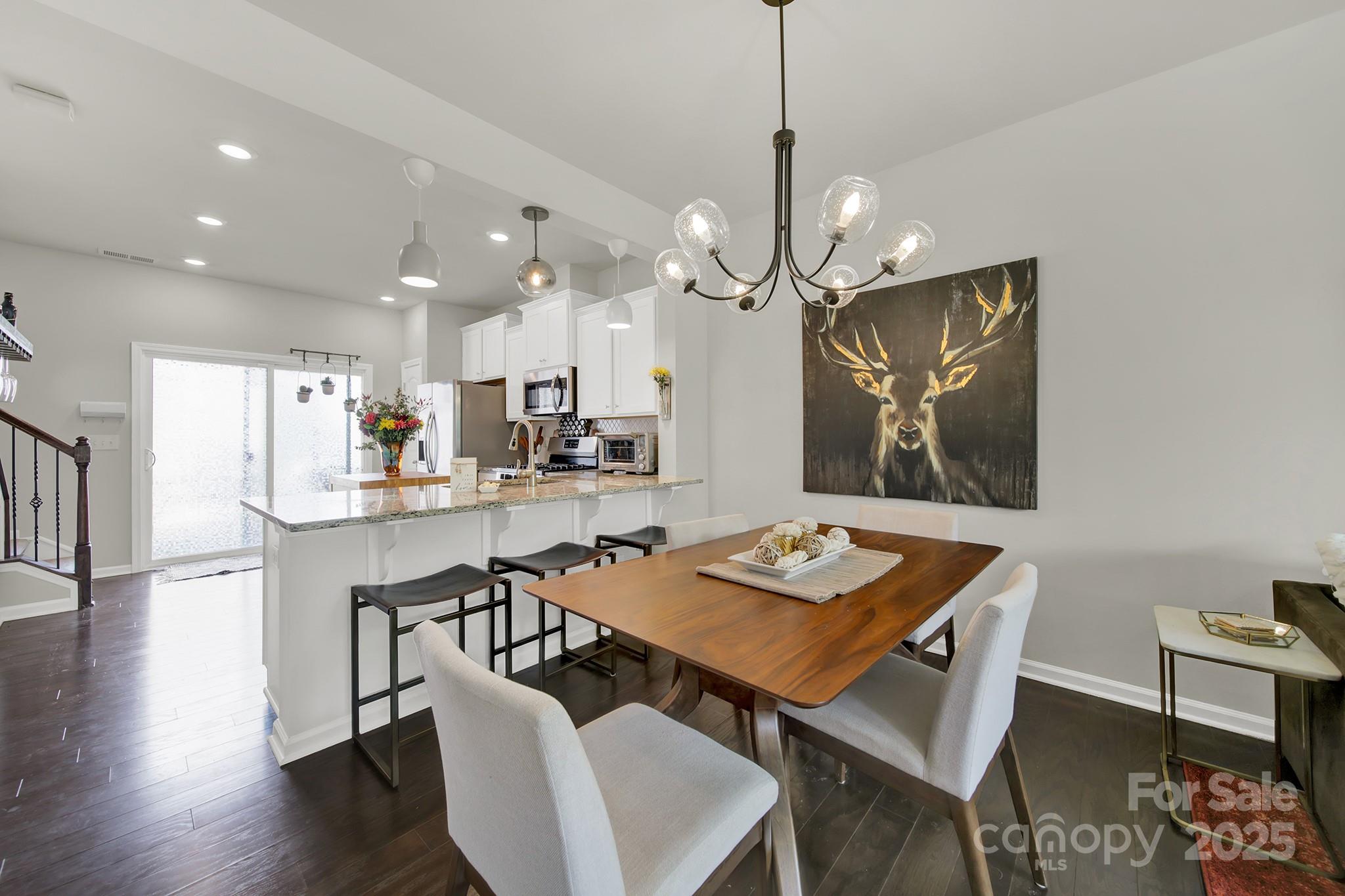 6946 Walnut Branch Lane Property Photo 1