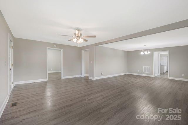 222 S Main Gq Street Property Photo 7