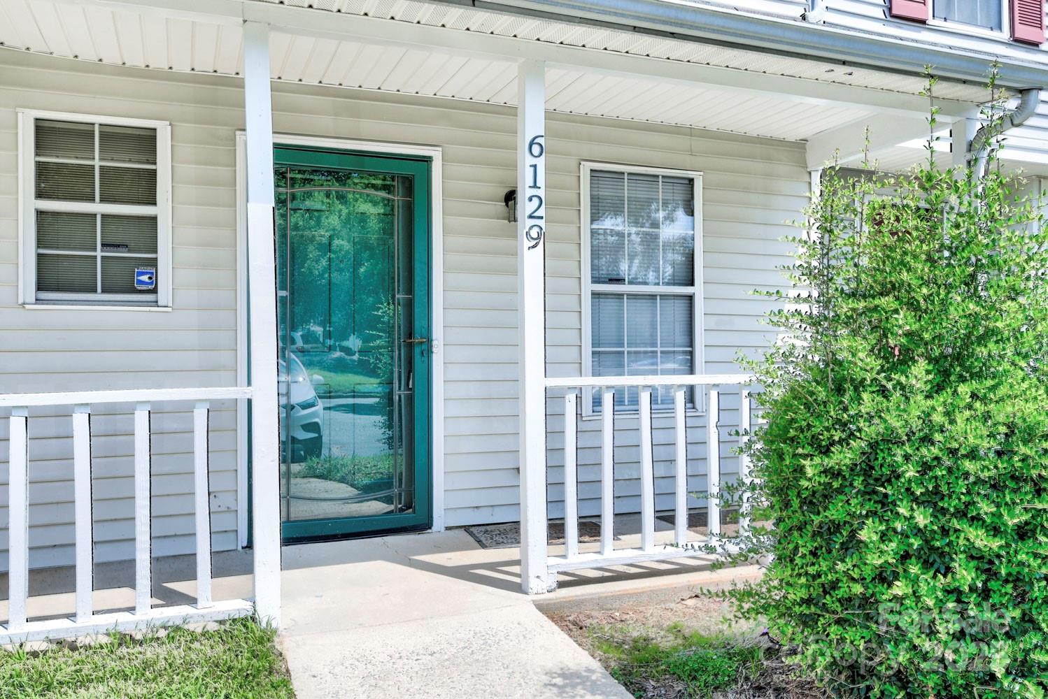 6129 Windsor Gate Lane Property Photo 3