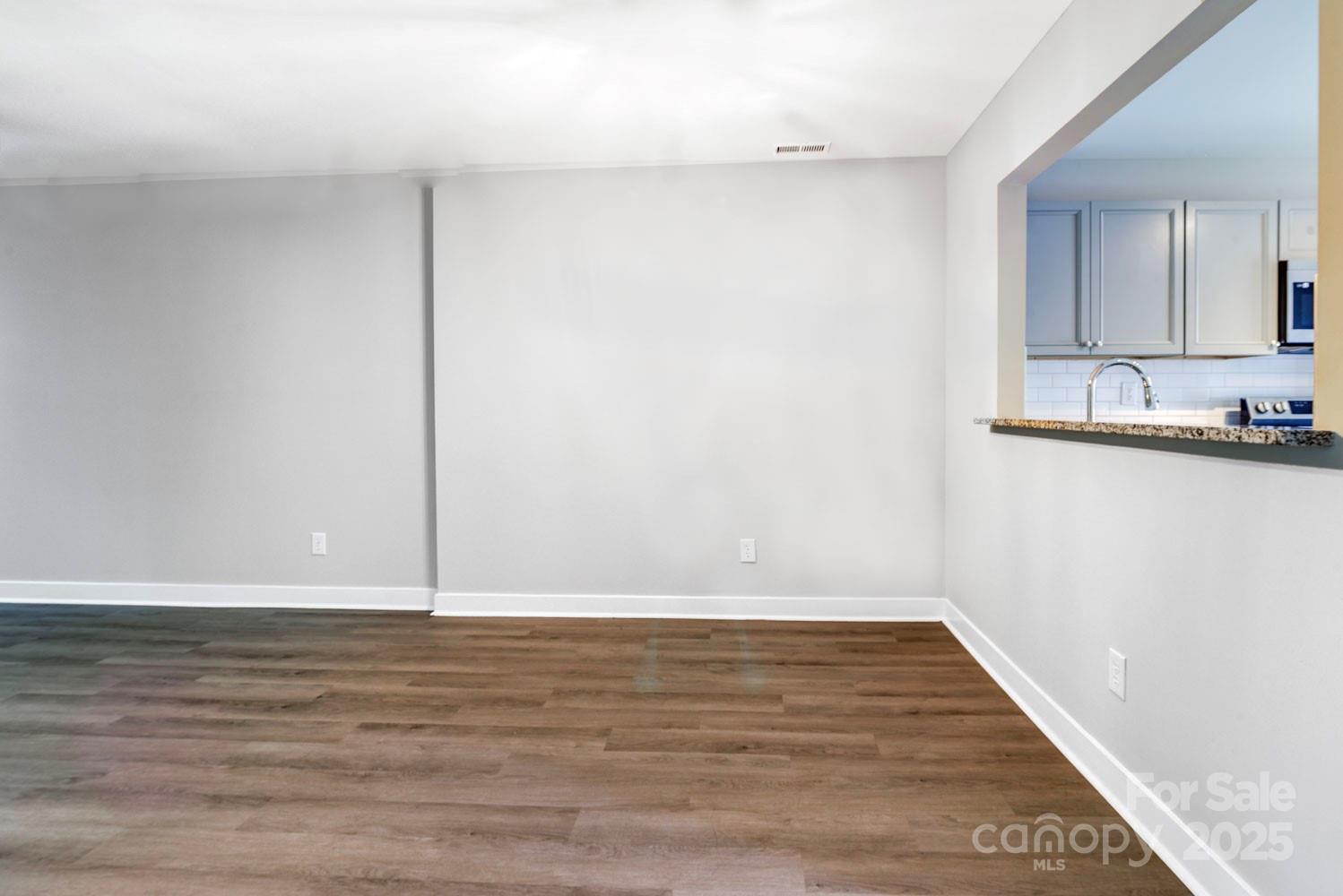 6129 Windsor Gate Lane Property Photo 7