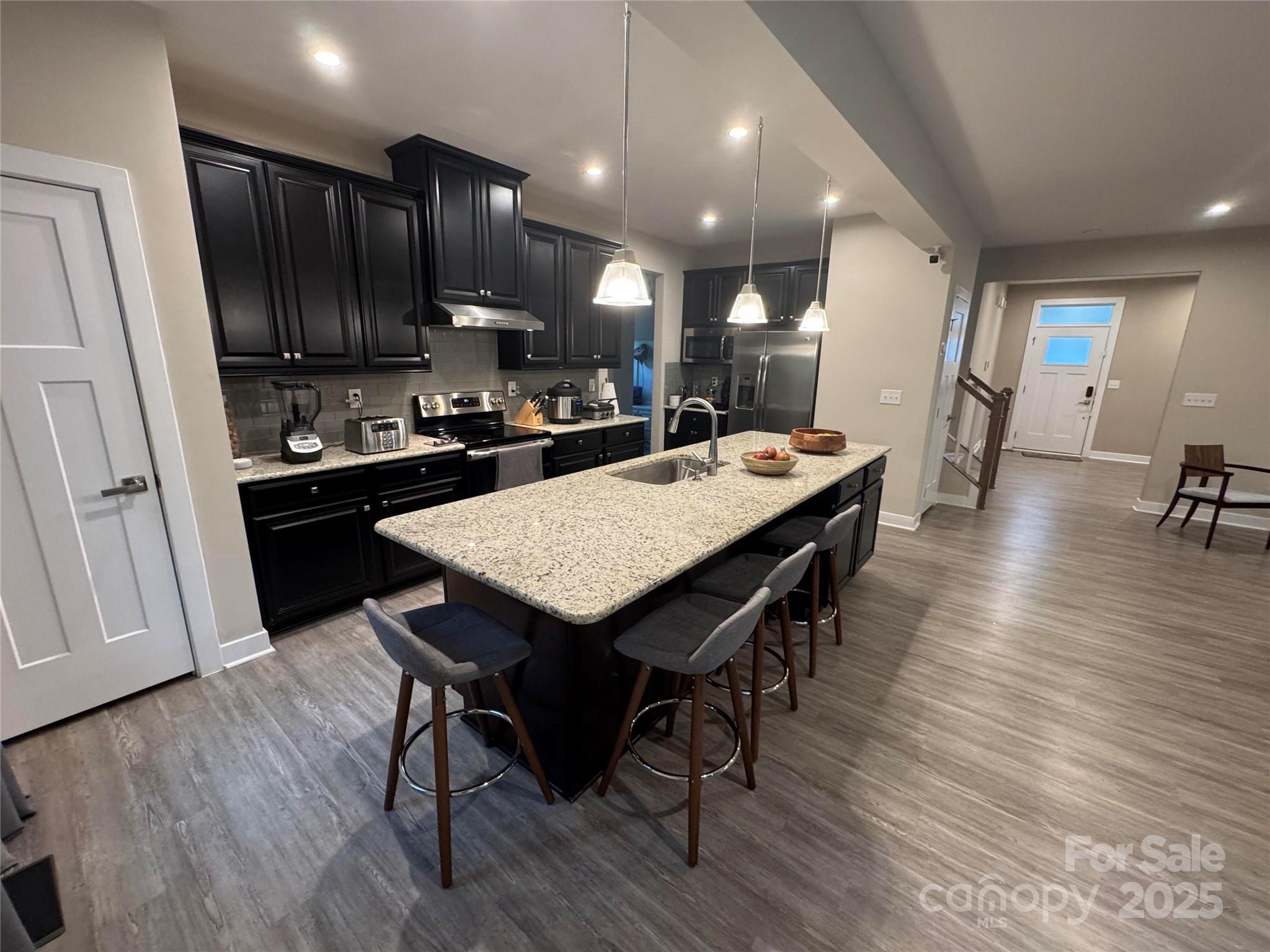 7708 W Berkeley Road Property Photo 8