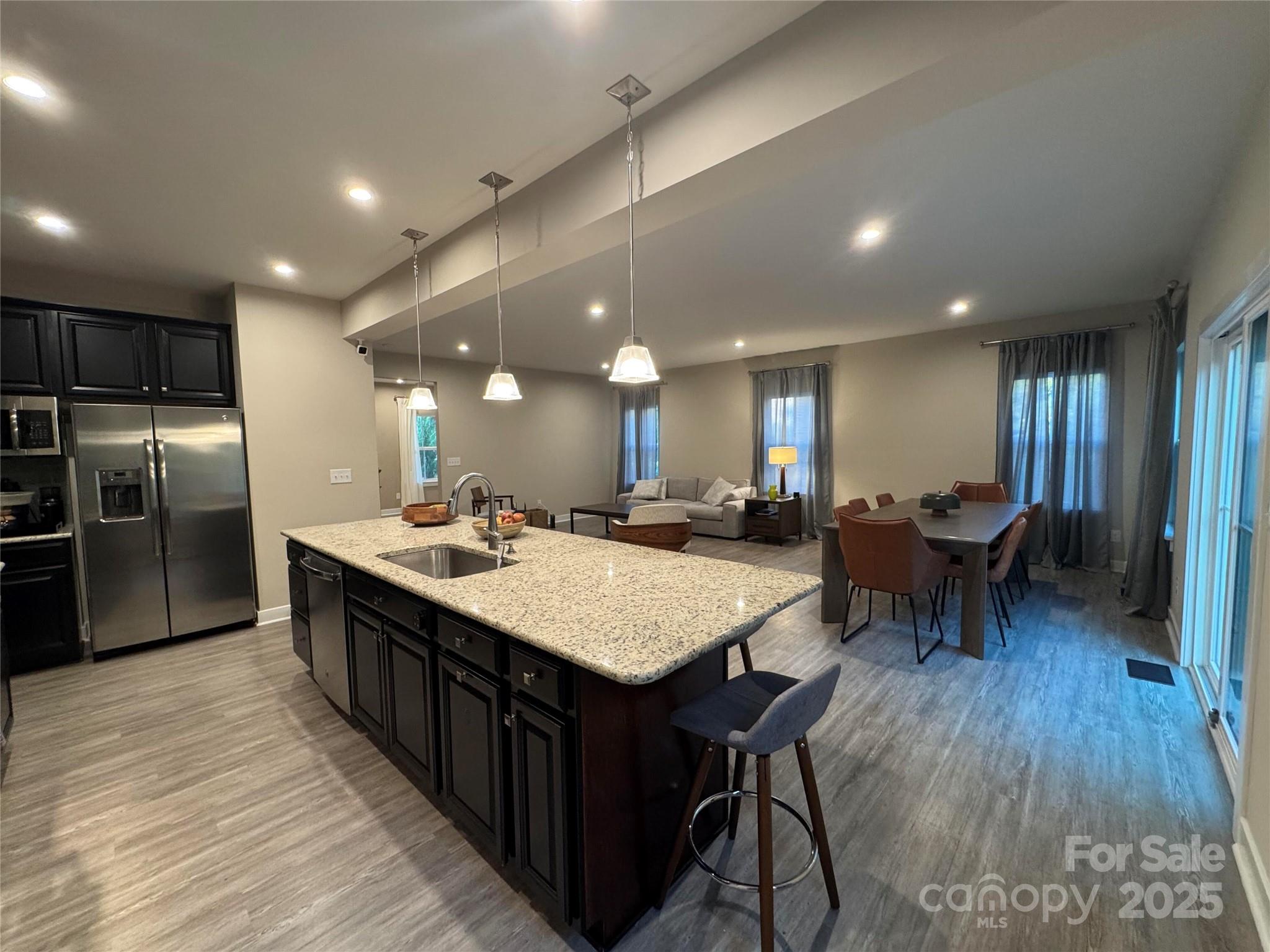 7708 W Berkeley Road Property Photo 9