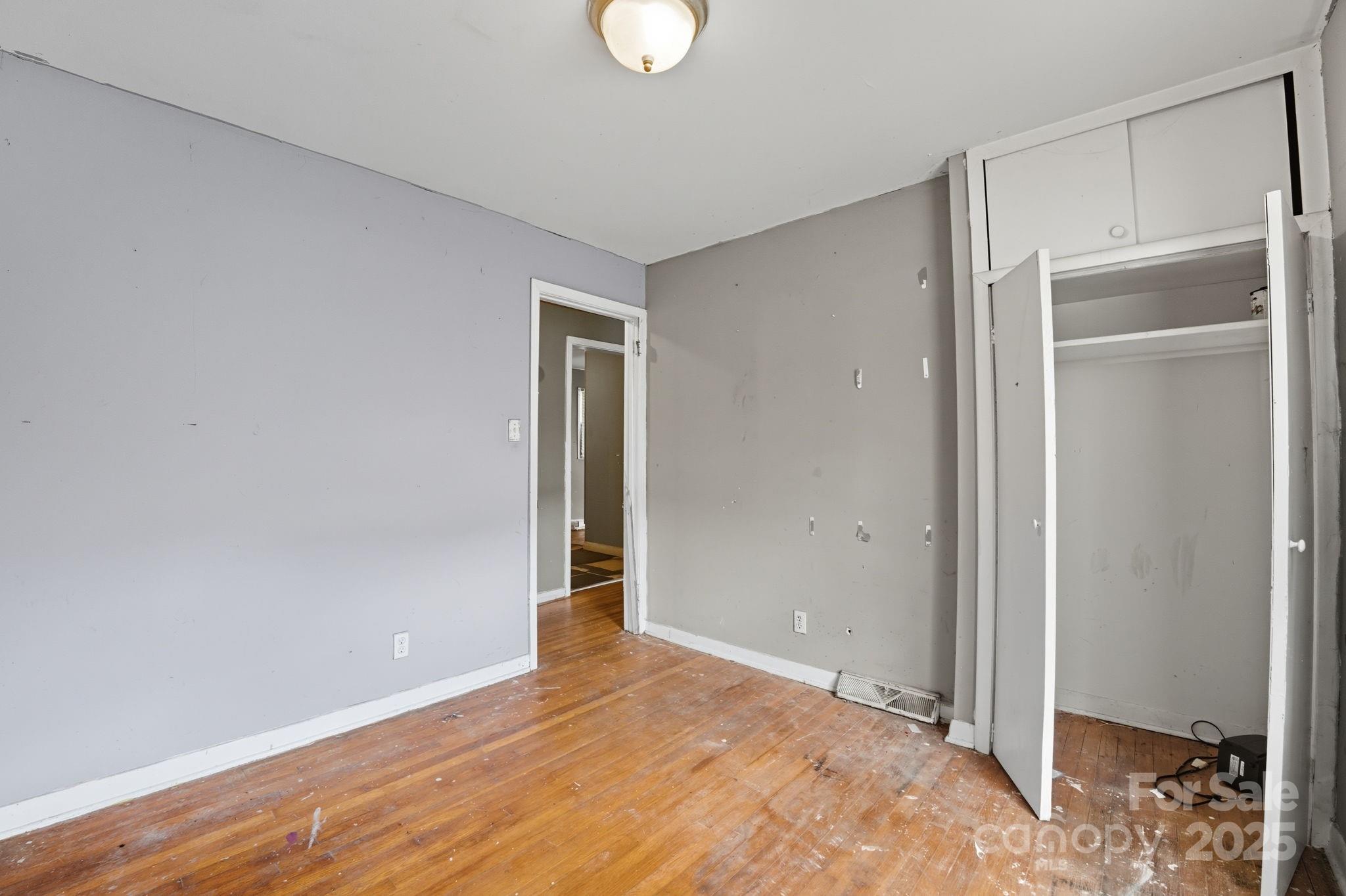 2707 Mason Street Property Photo 9