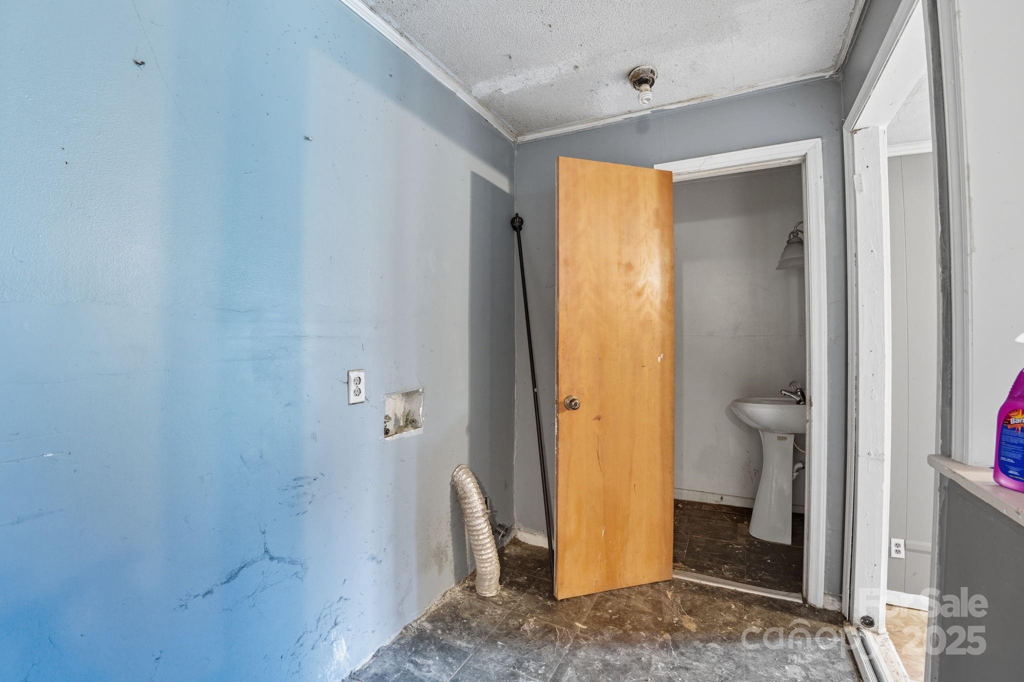 2707 Mason Street Property Photo 14