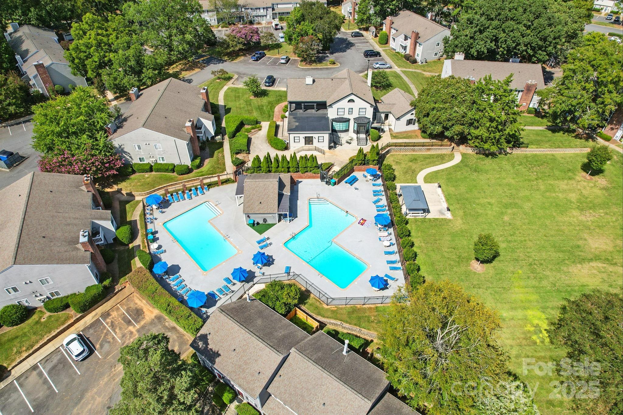 3147 Heathstead Place Property Photo 3