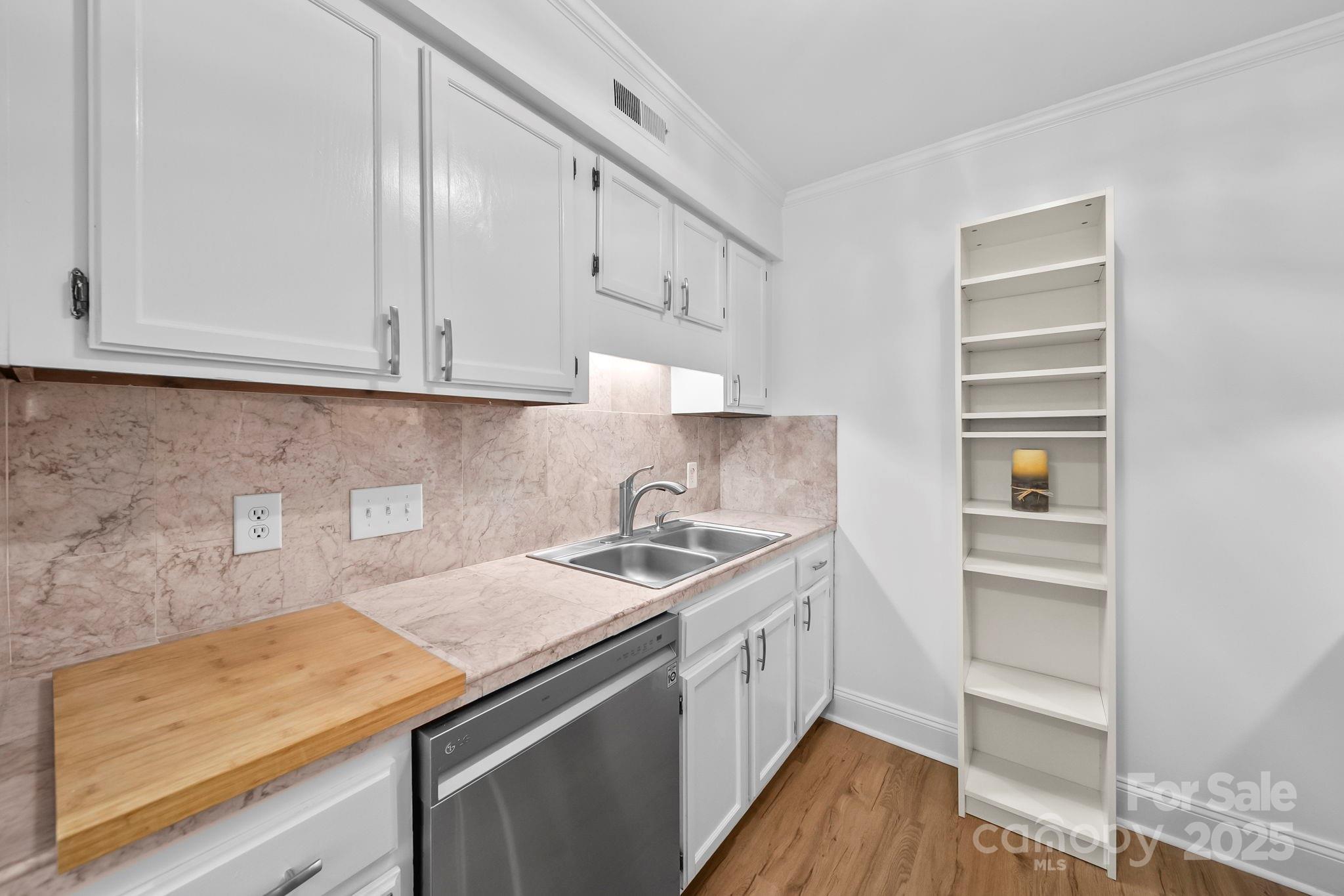 3147 Heathstead Place Property Photo 7