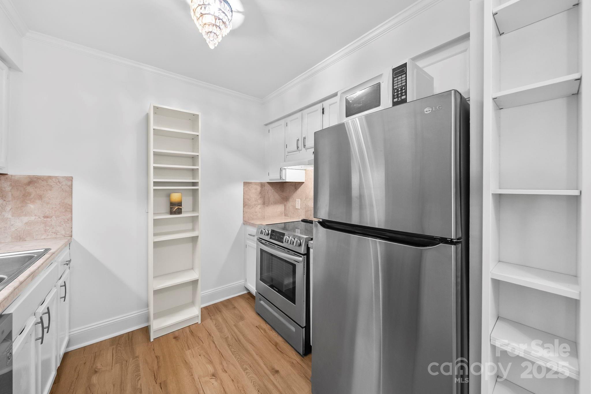 3147 Heathstead Place Property Photo 9