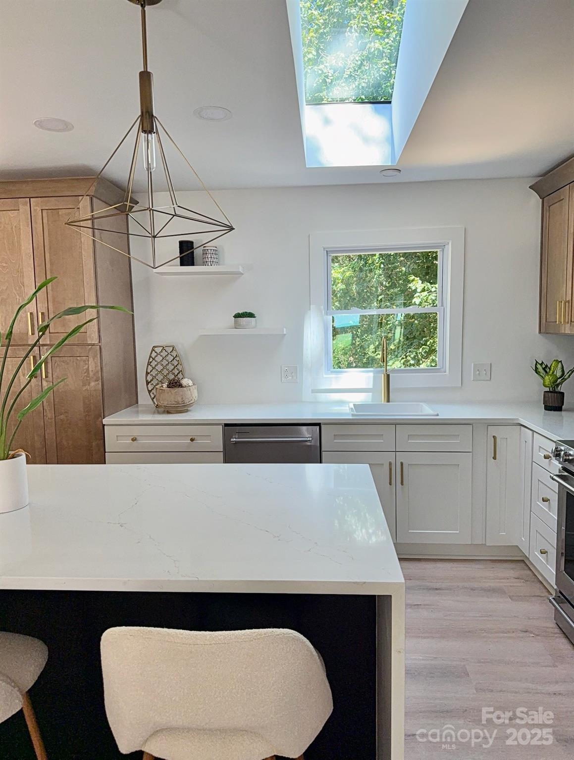 200 Kimrod Lane Property Photo 4