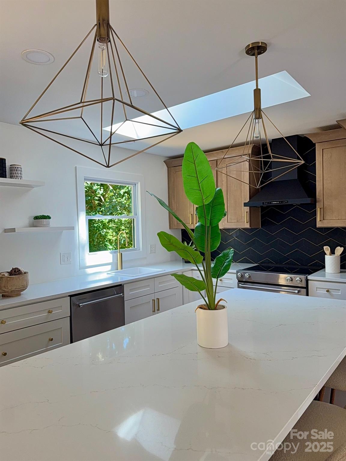 200 Kimrod Lane Property Photo 6