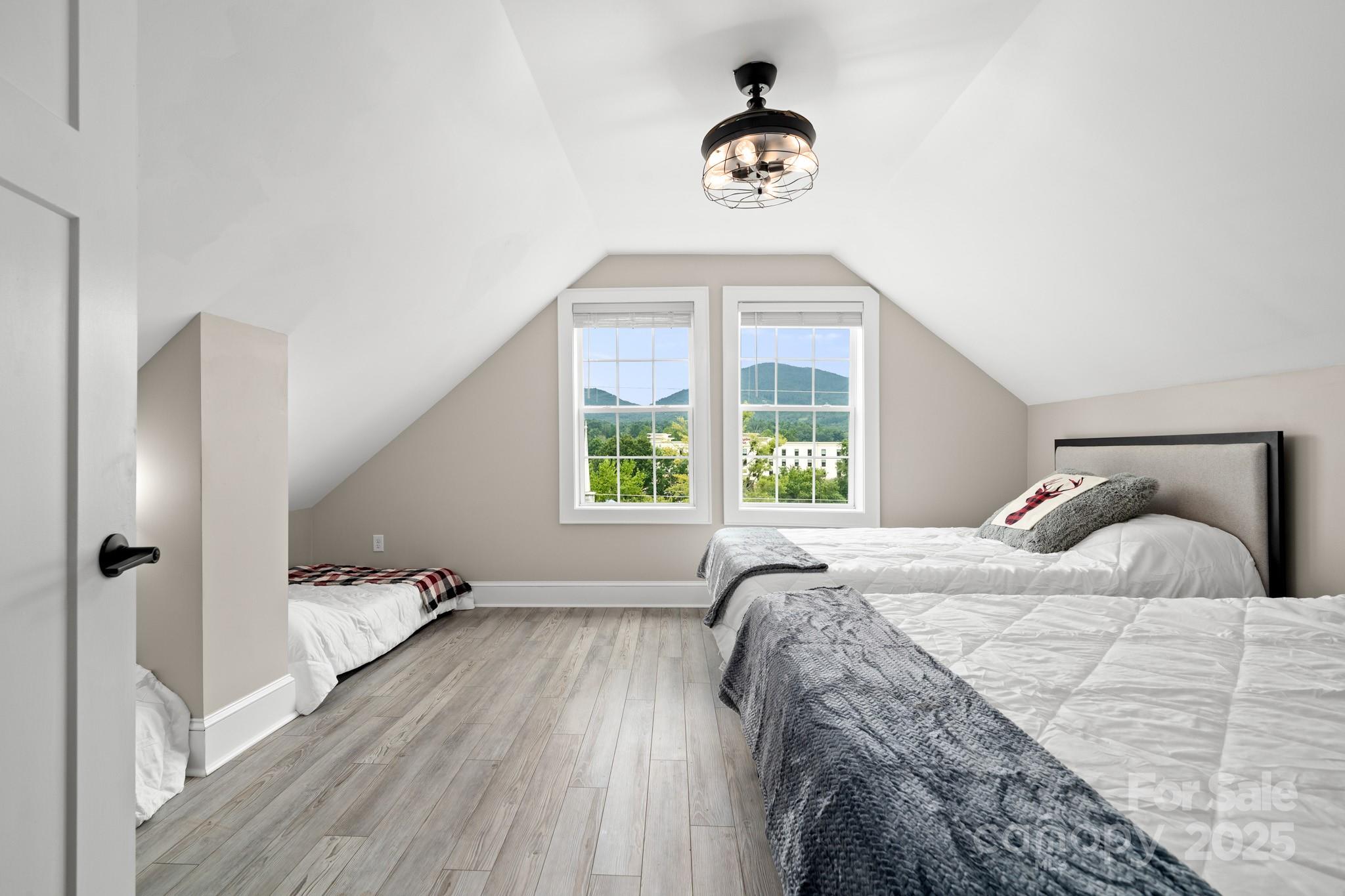 41 Vance Avenue Property Photo 32