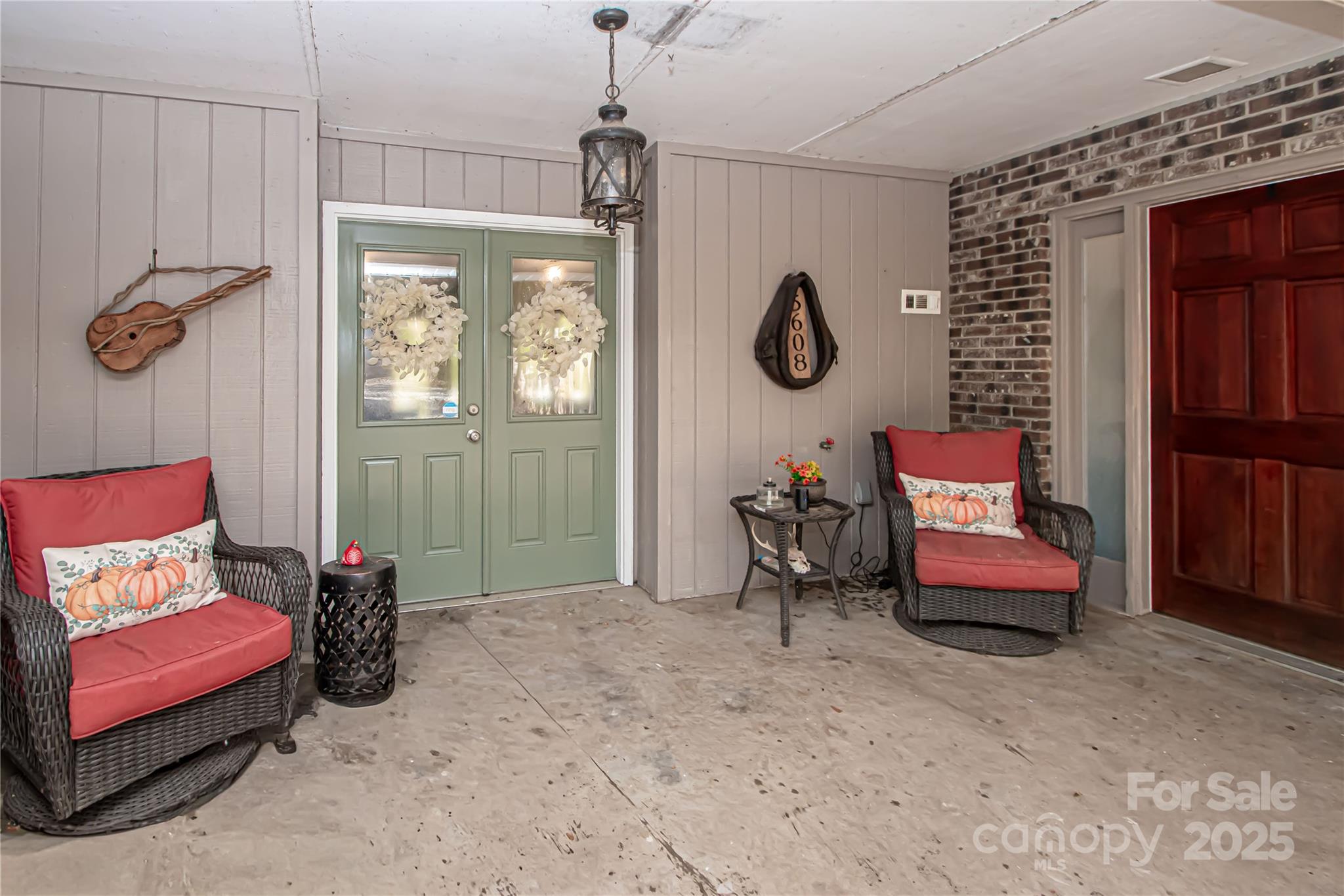 5608 Davis Road Property Photo 4