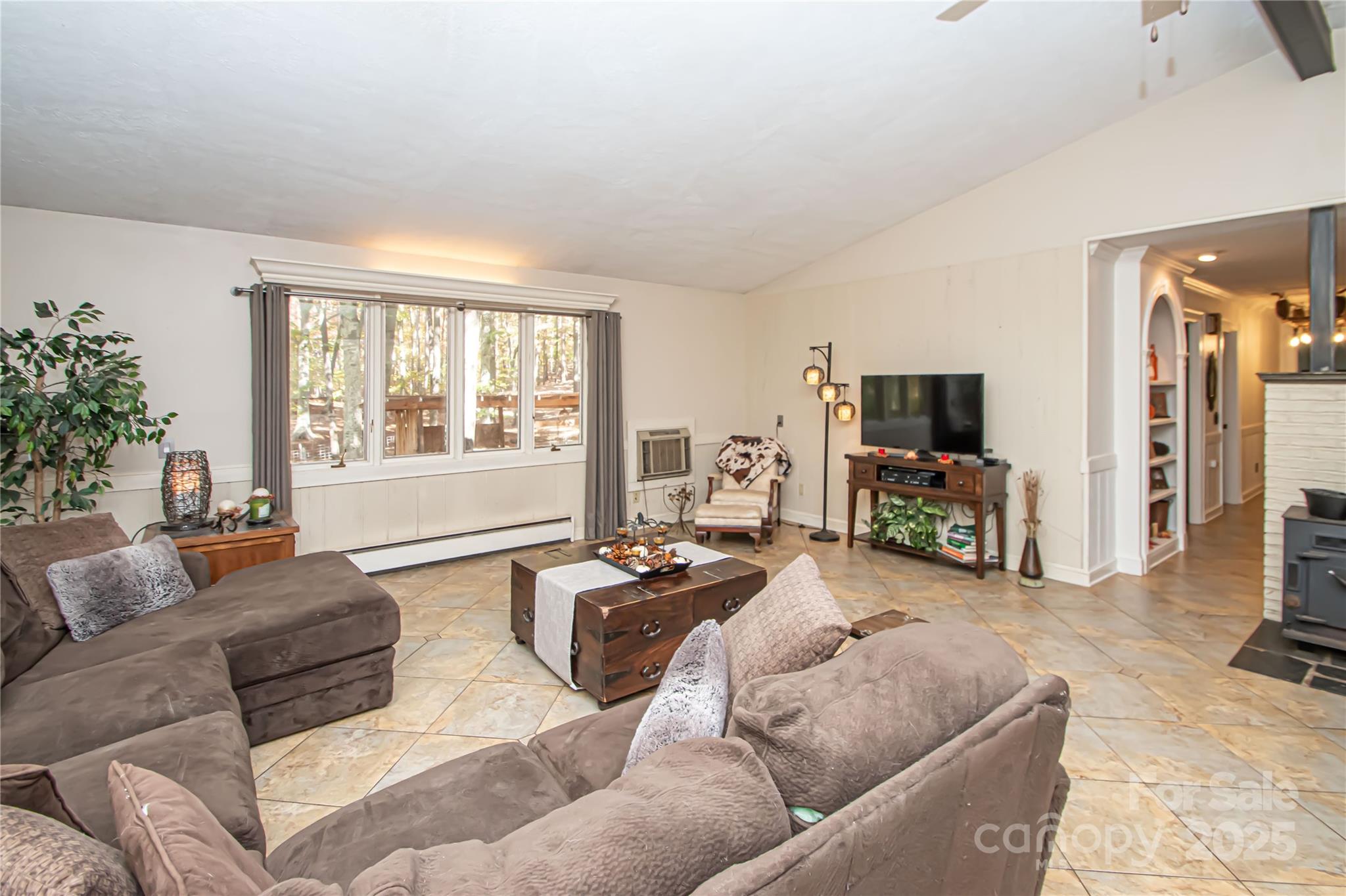 5608 Davis Road Property Photo 9