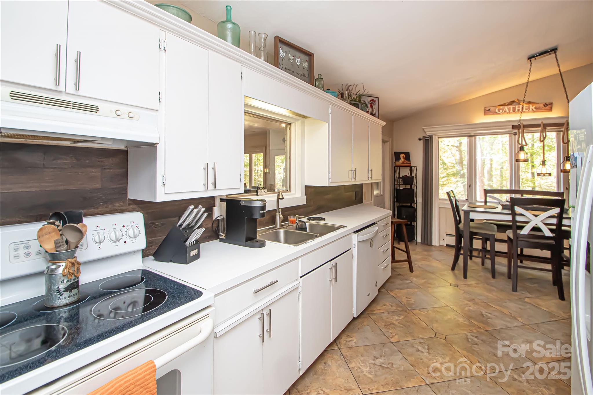 5608 Davis Road Property Photo 13