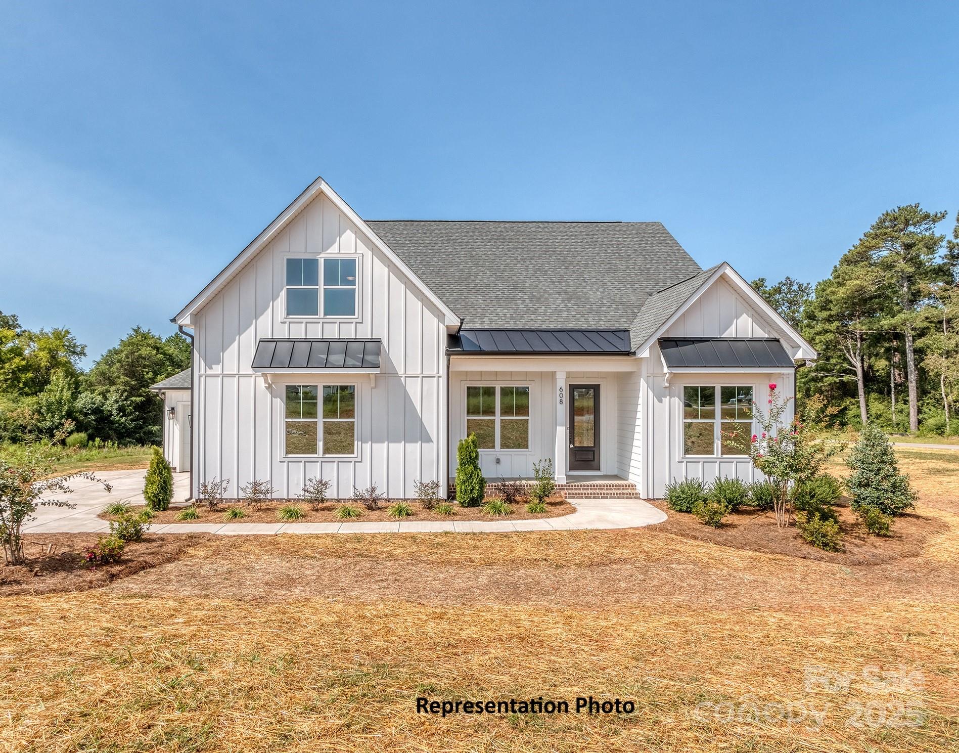 5042 Carolina North Drive Property Photo 1
