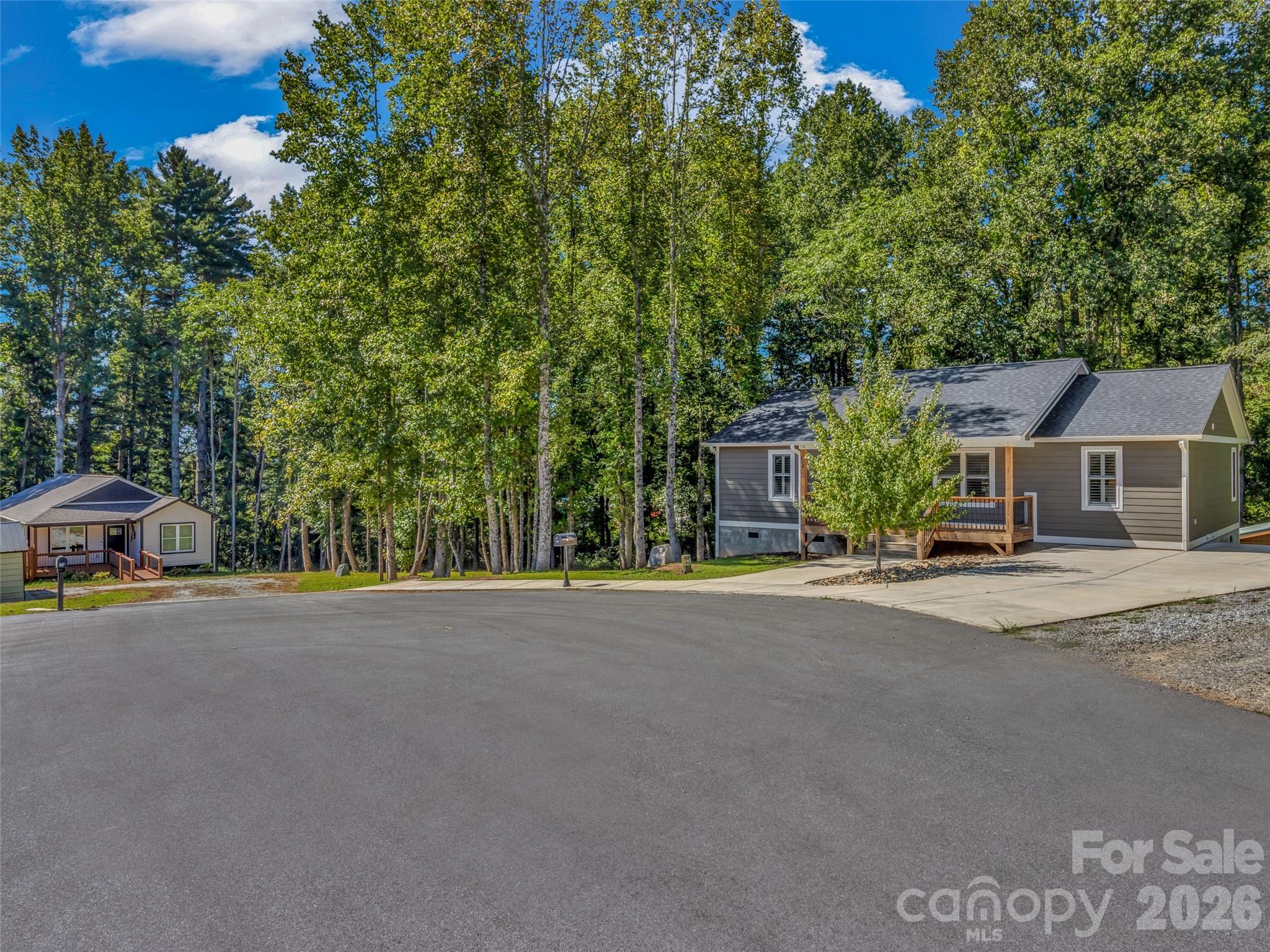 212 Walt Drive Property Photo 6