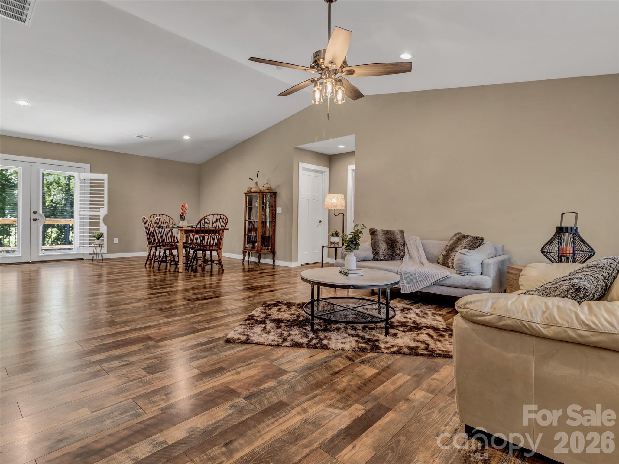 212 Walt Drive Property Photo 14