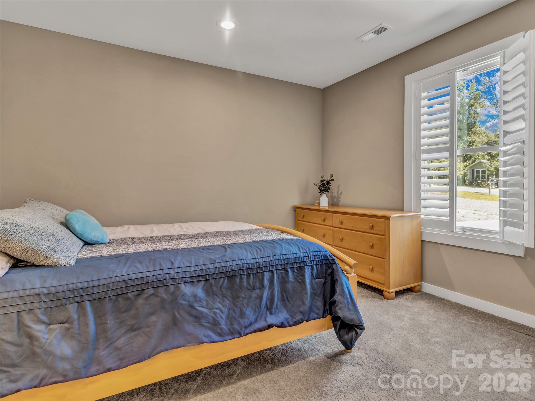 212 Walt Drive Property Photo 35