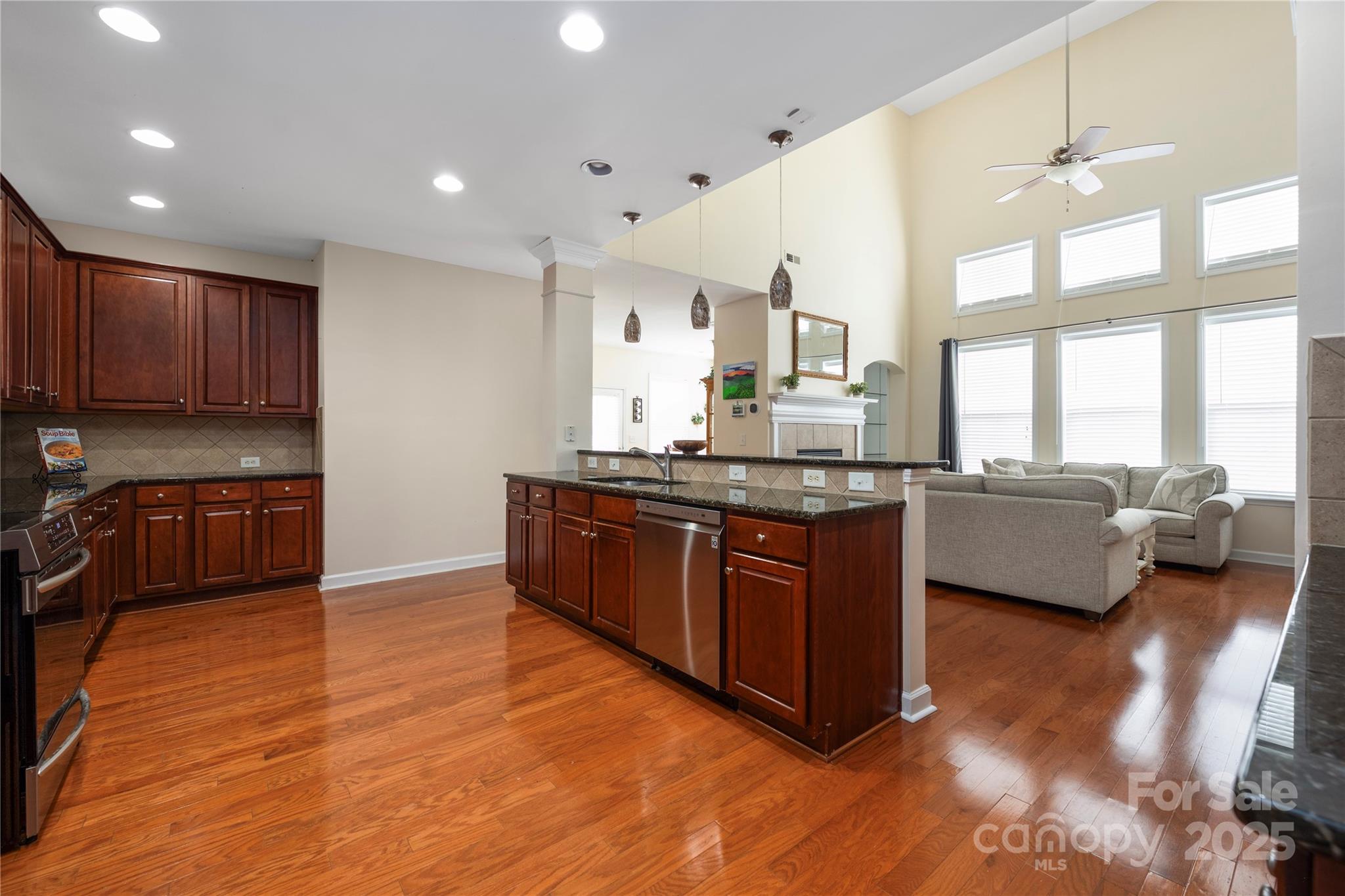 8722 Westmoreland Lake Drive Property Photo 12