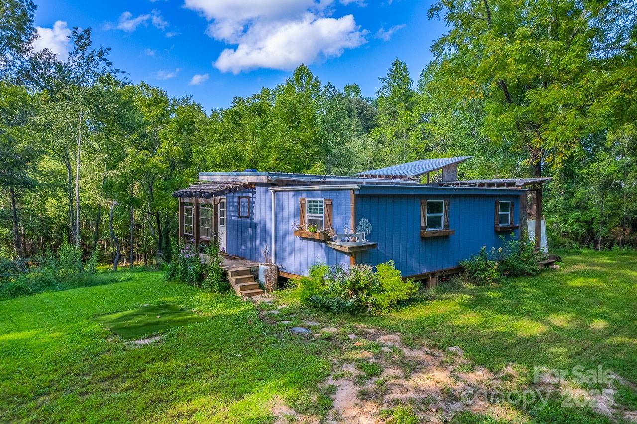 135 Medford Road Property Photo 7