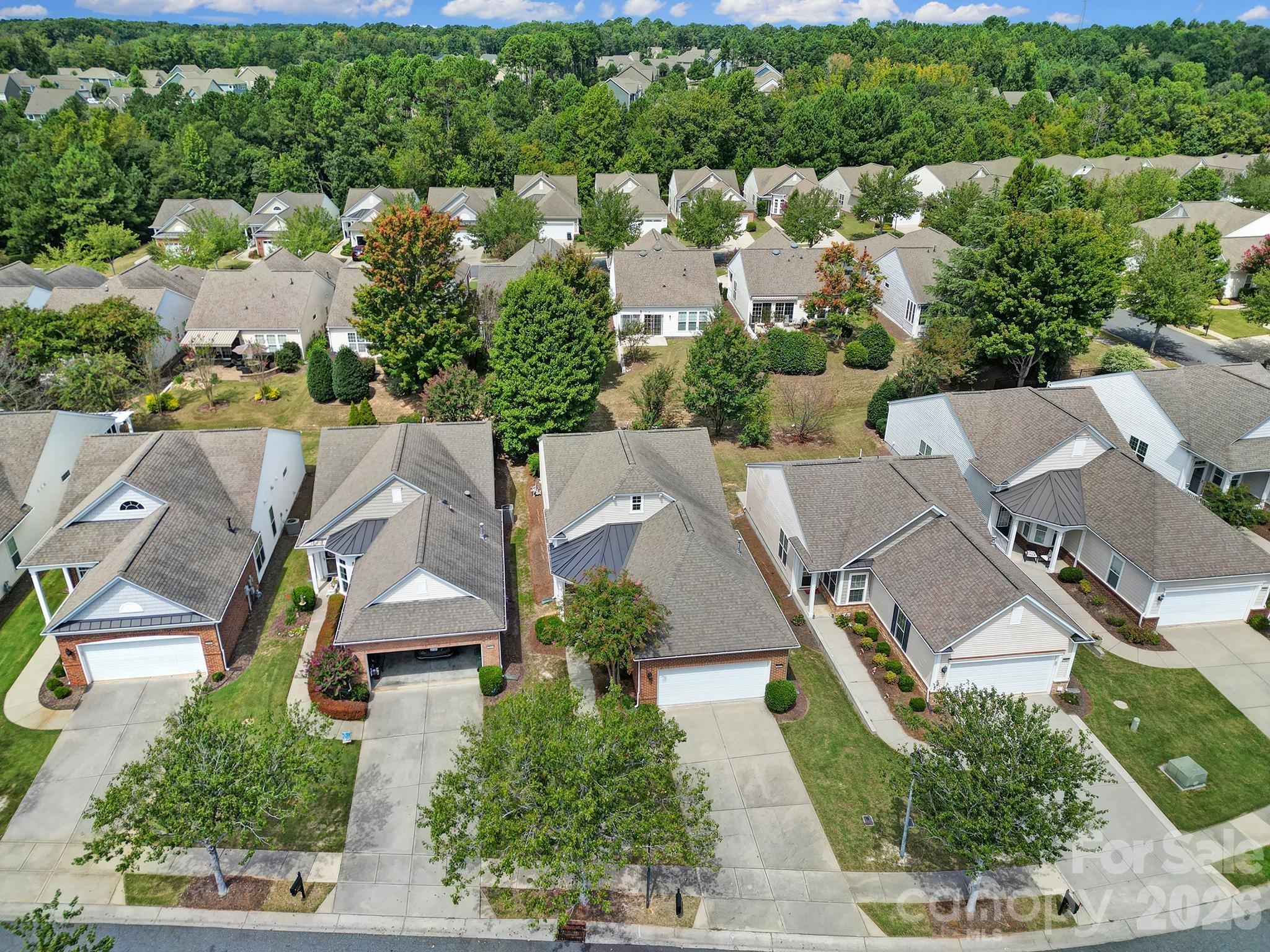 5018 Grandview Drive Property Photo 3