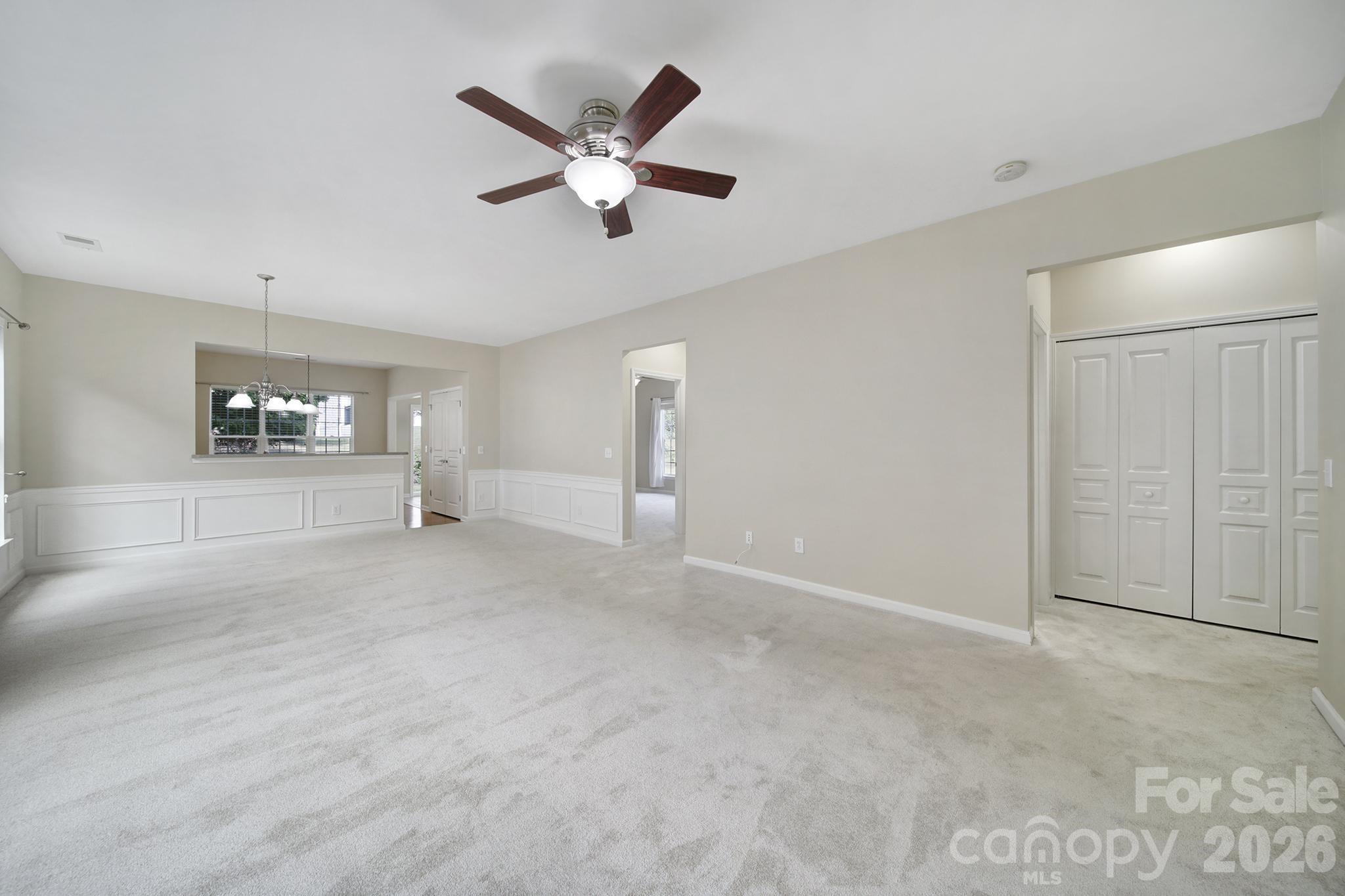5018 Grandview Drive Property Photo 8