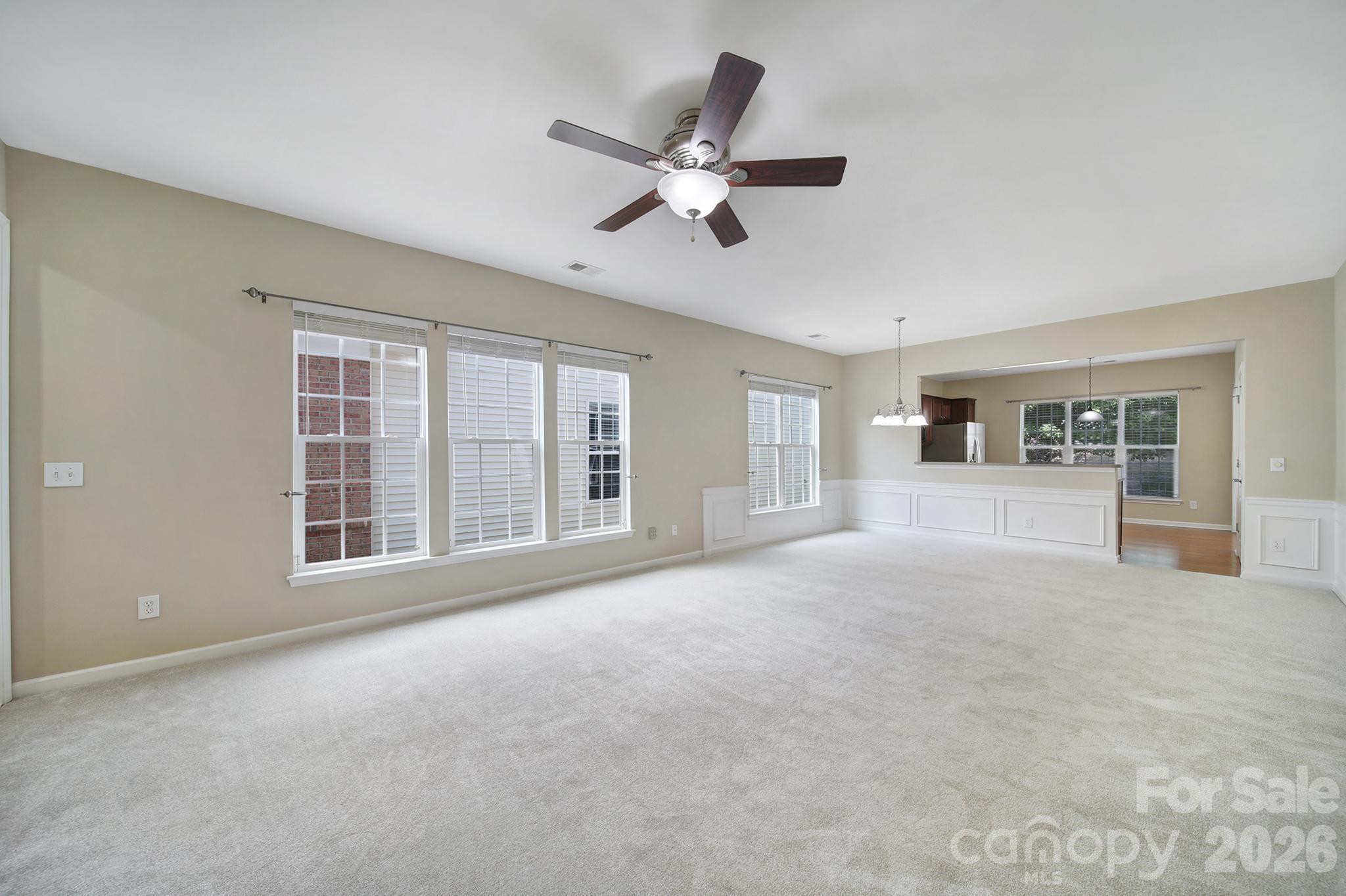 5018 Grandview Drive Property Photo 10