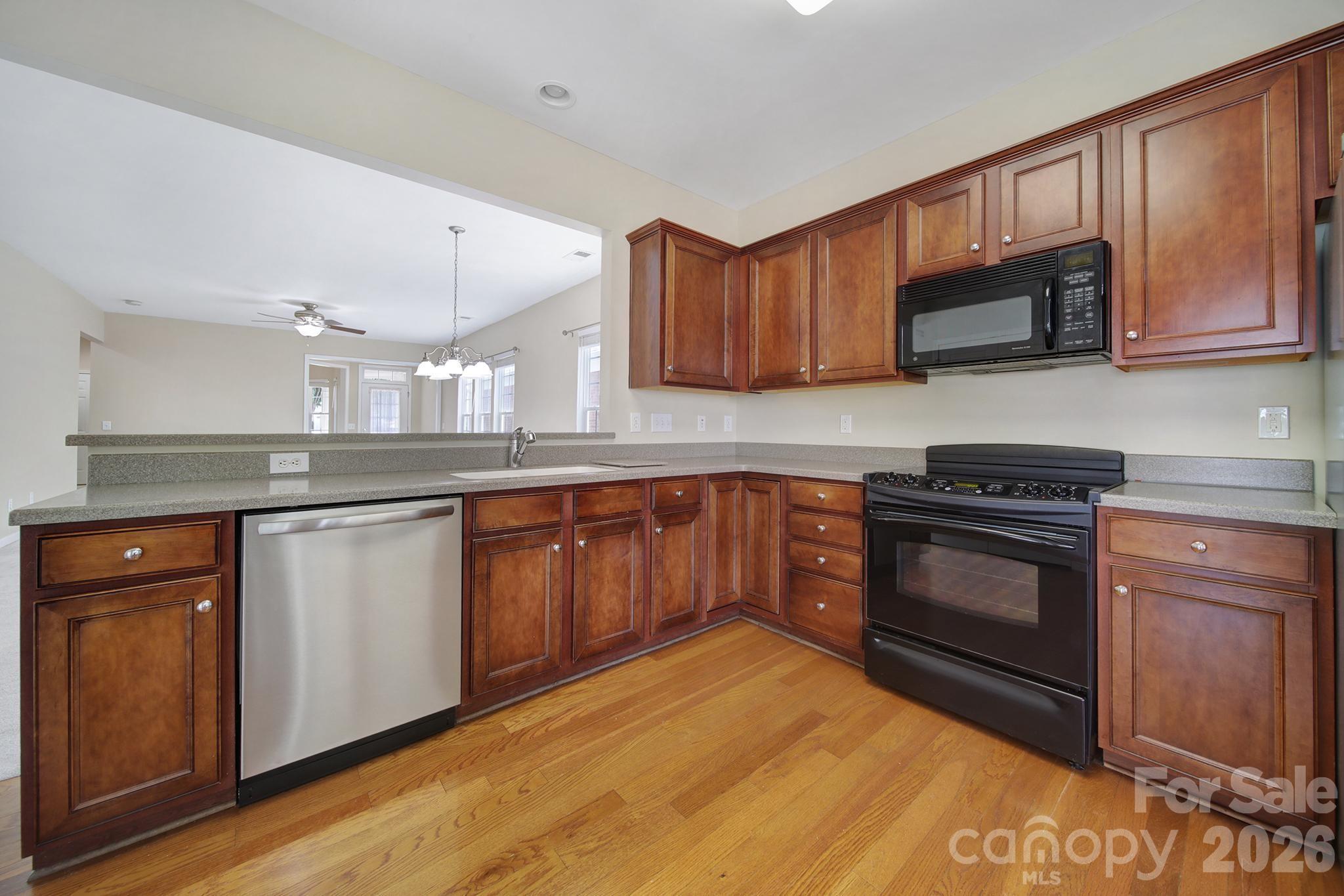 5018 Grandview Drive Property Photo 18