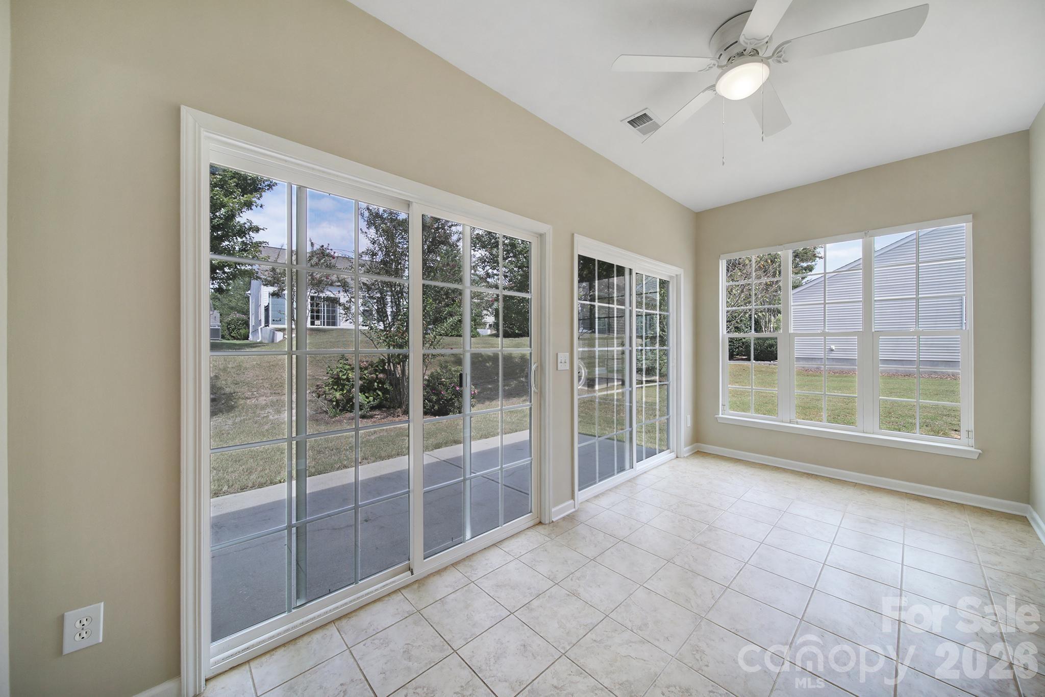 5018 Grandview Drive Property Photo 19