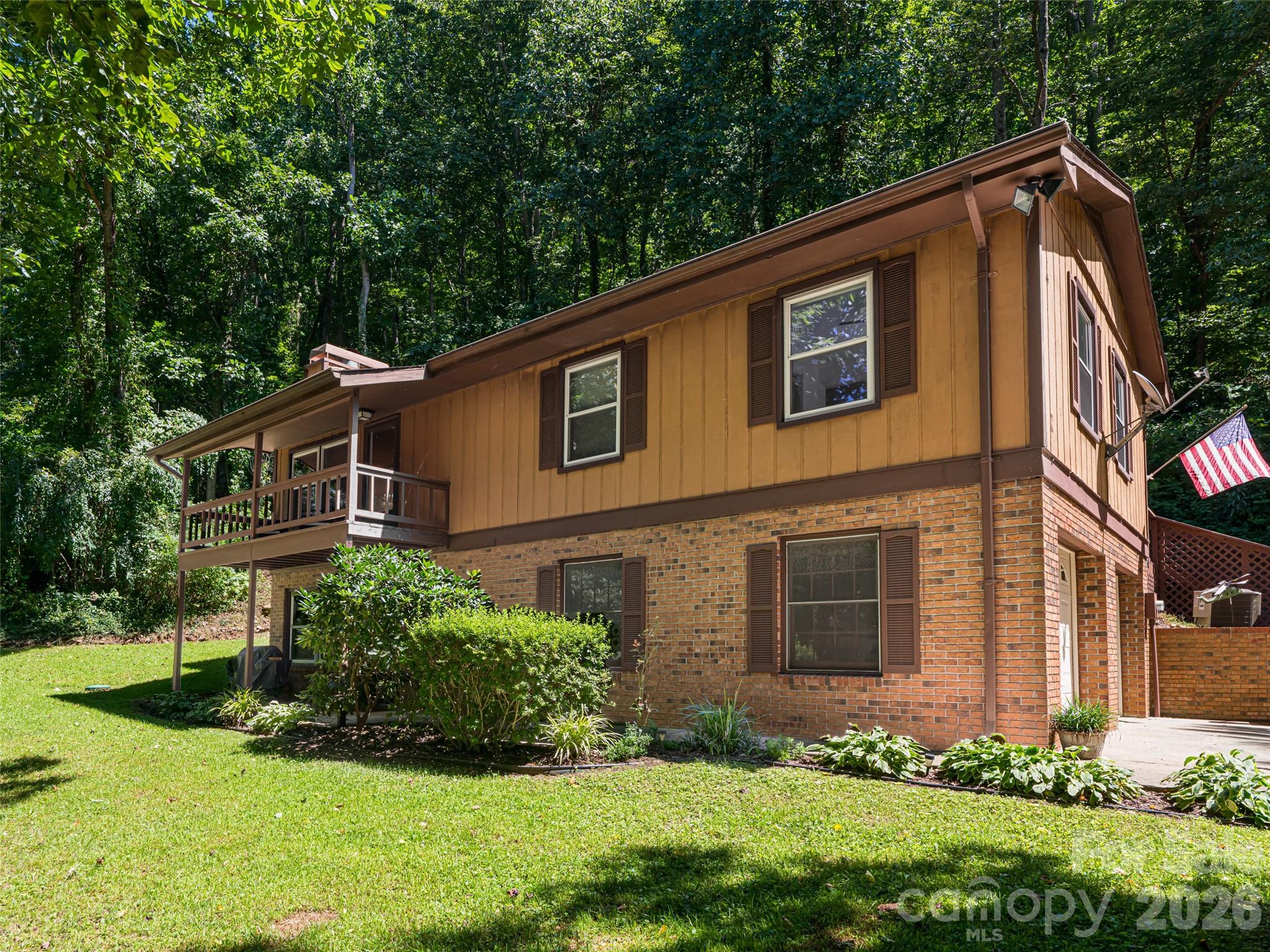 50 Tuckaway Drive Property Photo 2