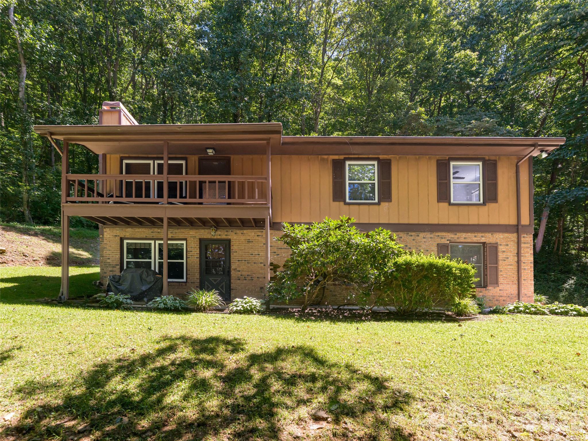 50 Tuckaway Drive Property Photo 3