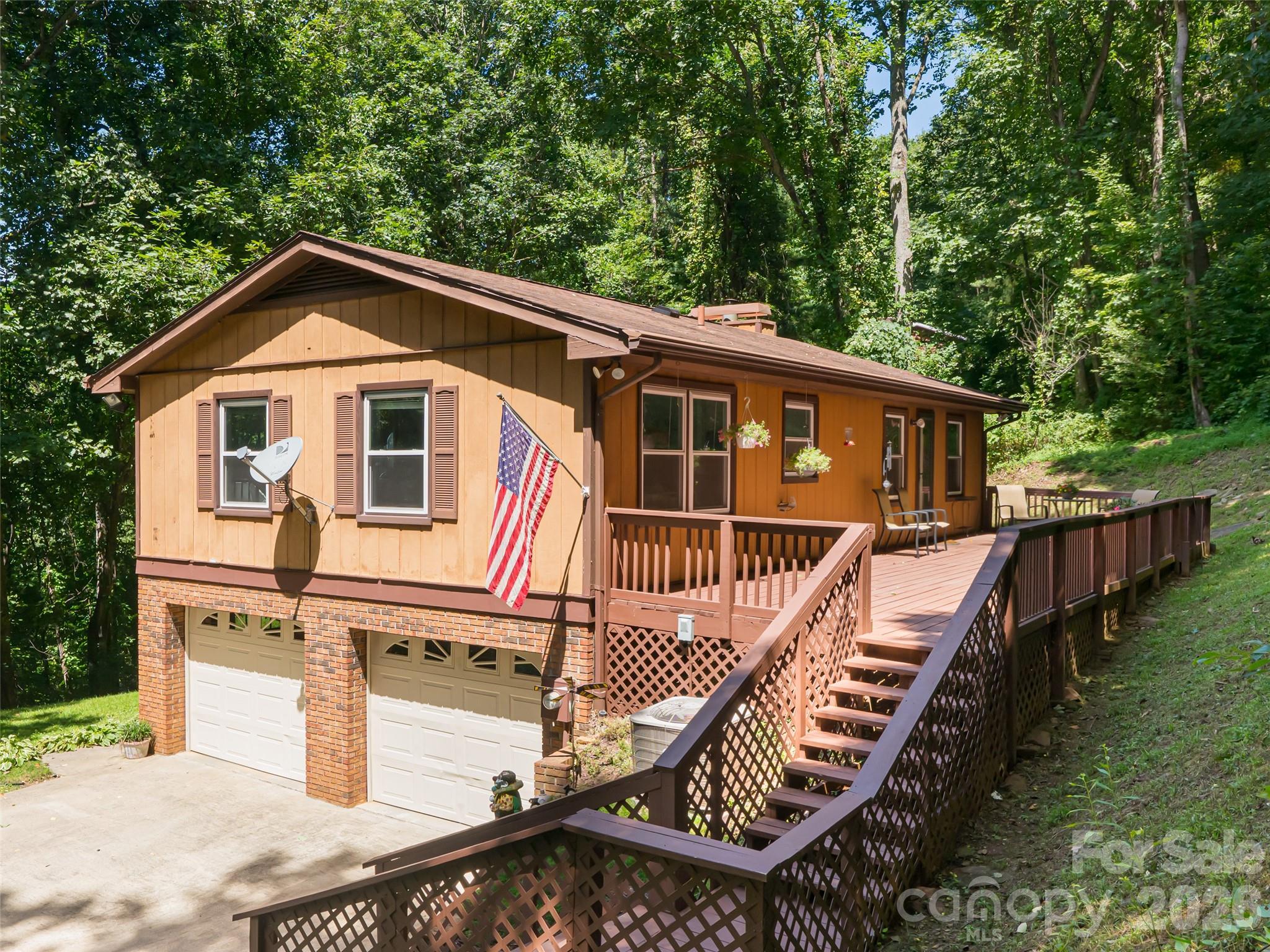 50 Tuckaway Drive Property Photo 4