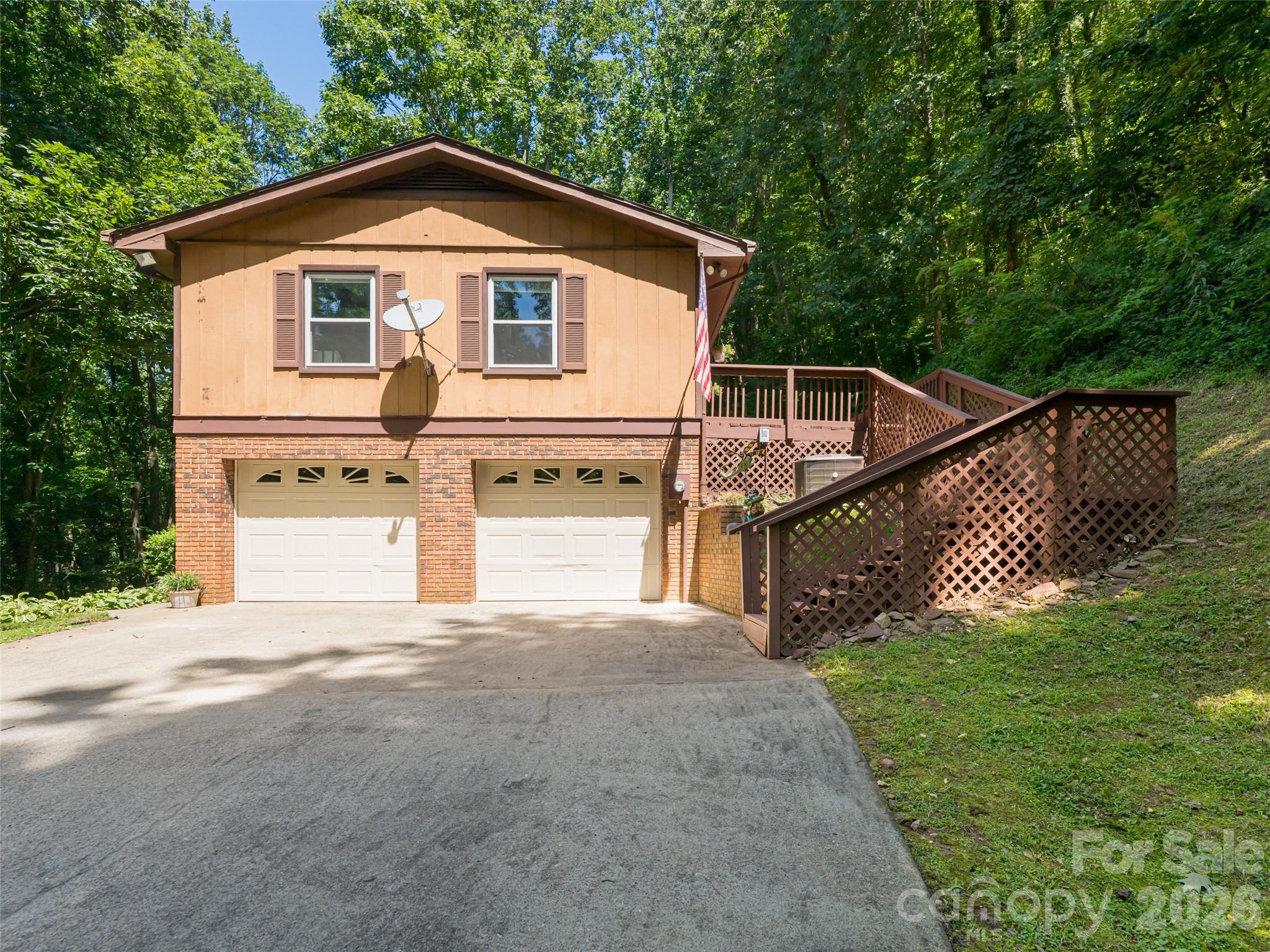 50 Tuckaway Drive Property Photo 6