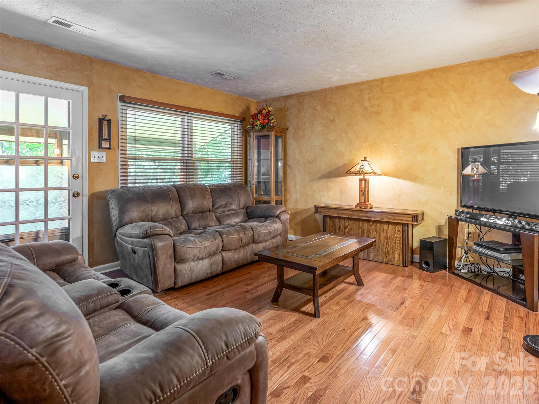 50 Tuckaway Drive Property Photo 9