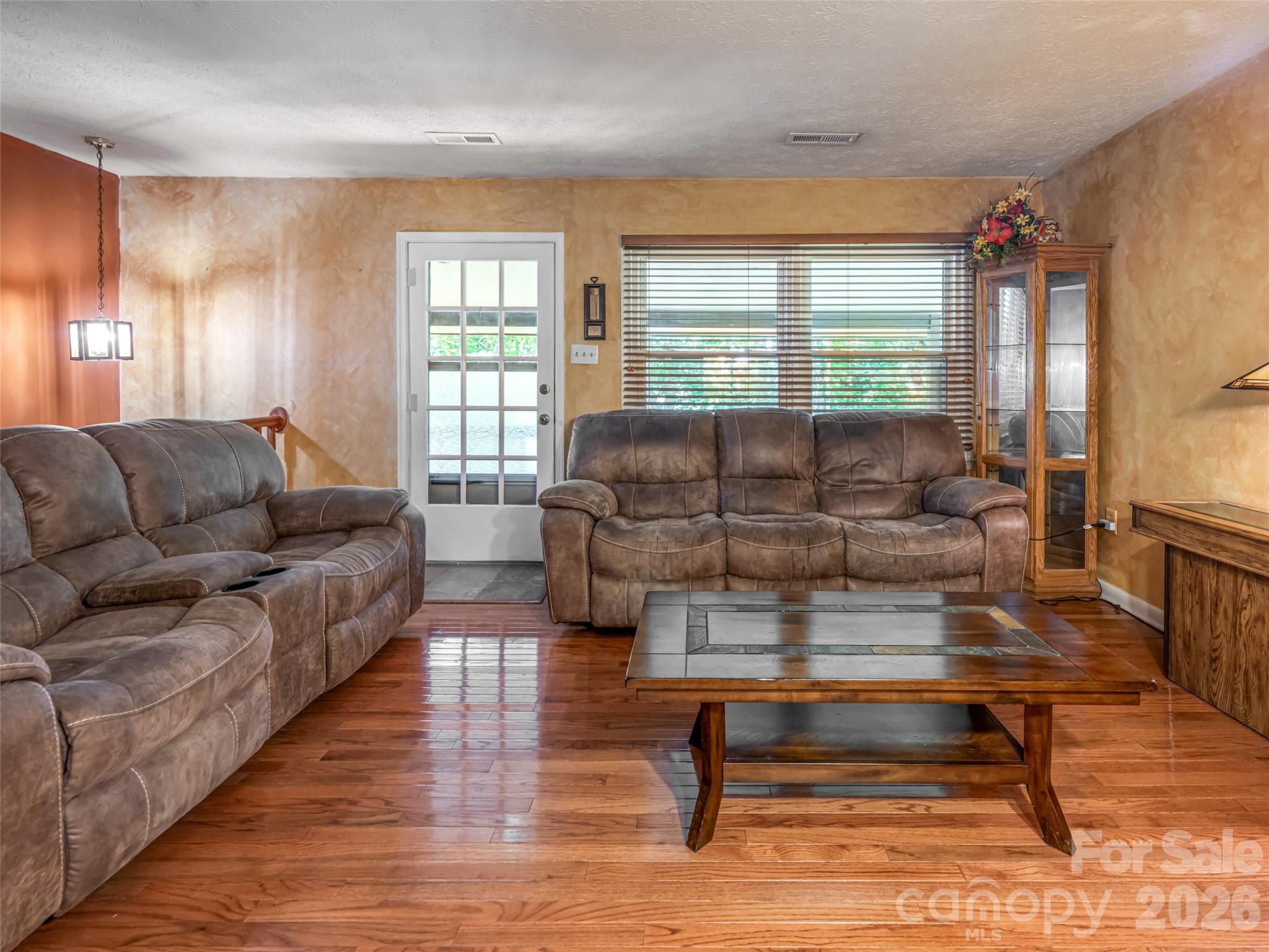50 Tuckaway Drive Property Photo 11