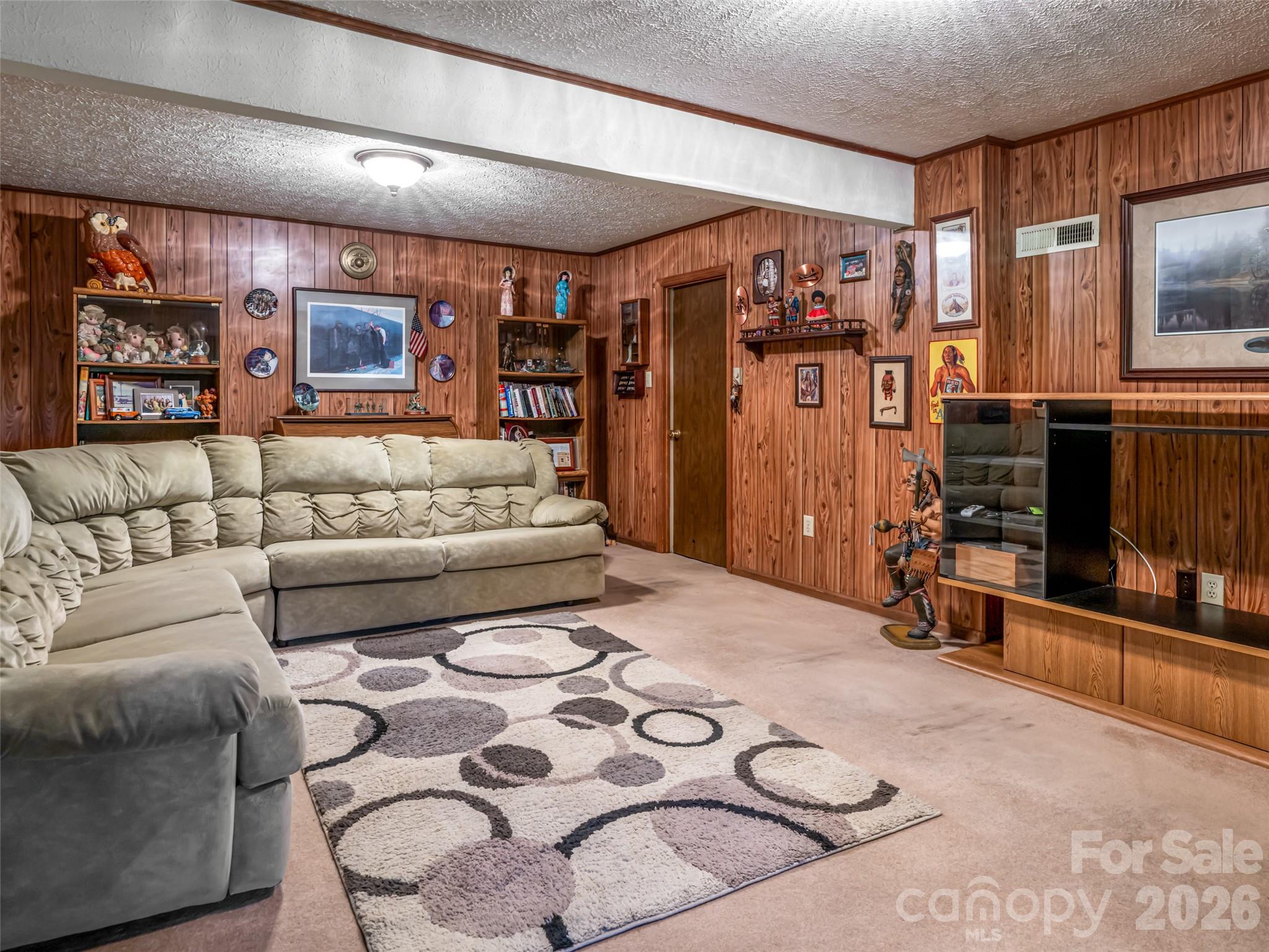 50 Tuckaway Drive Property Photo 25