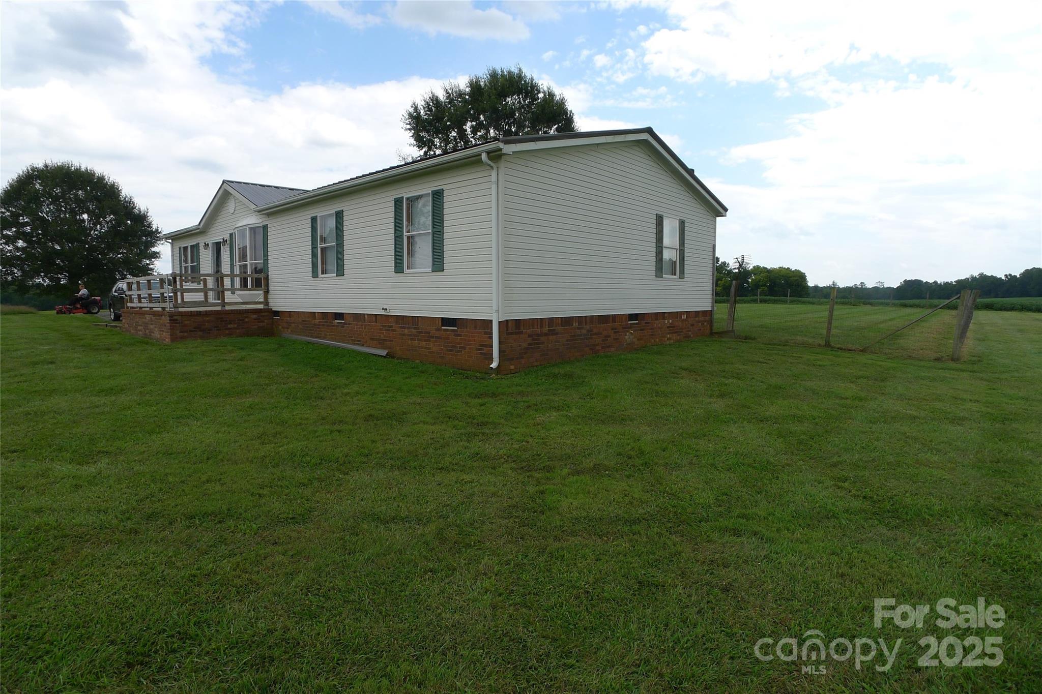 164 Dusty Hill Road Property Photo 1