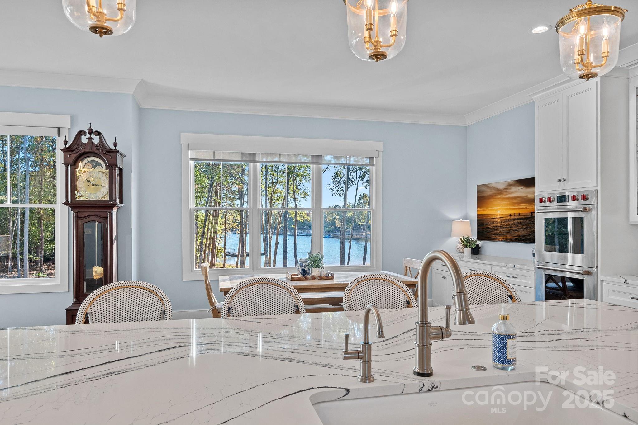 111 Kent Court Property Photo 12