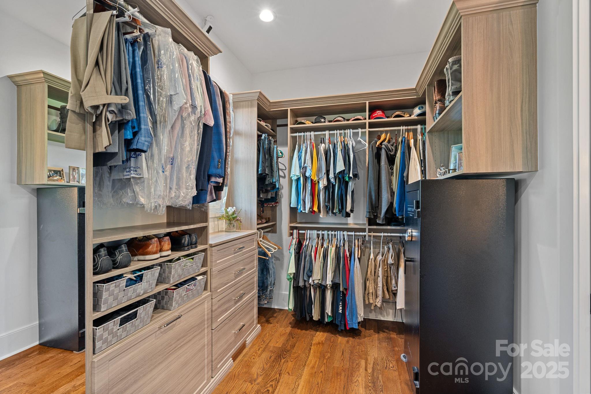 111 Kent Court Property Photo 23