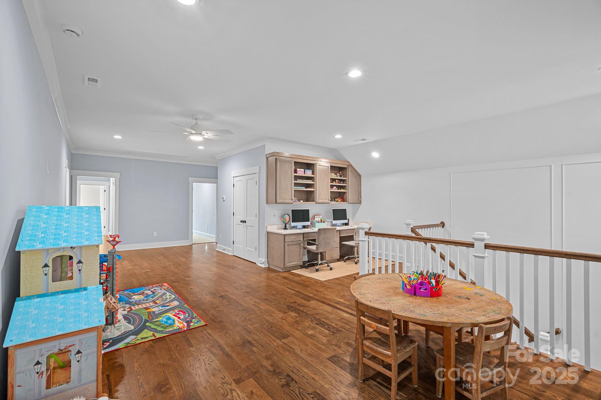 111 Kent Court Property Photo 25