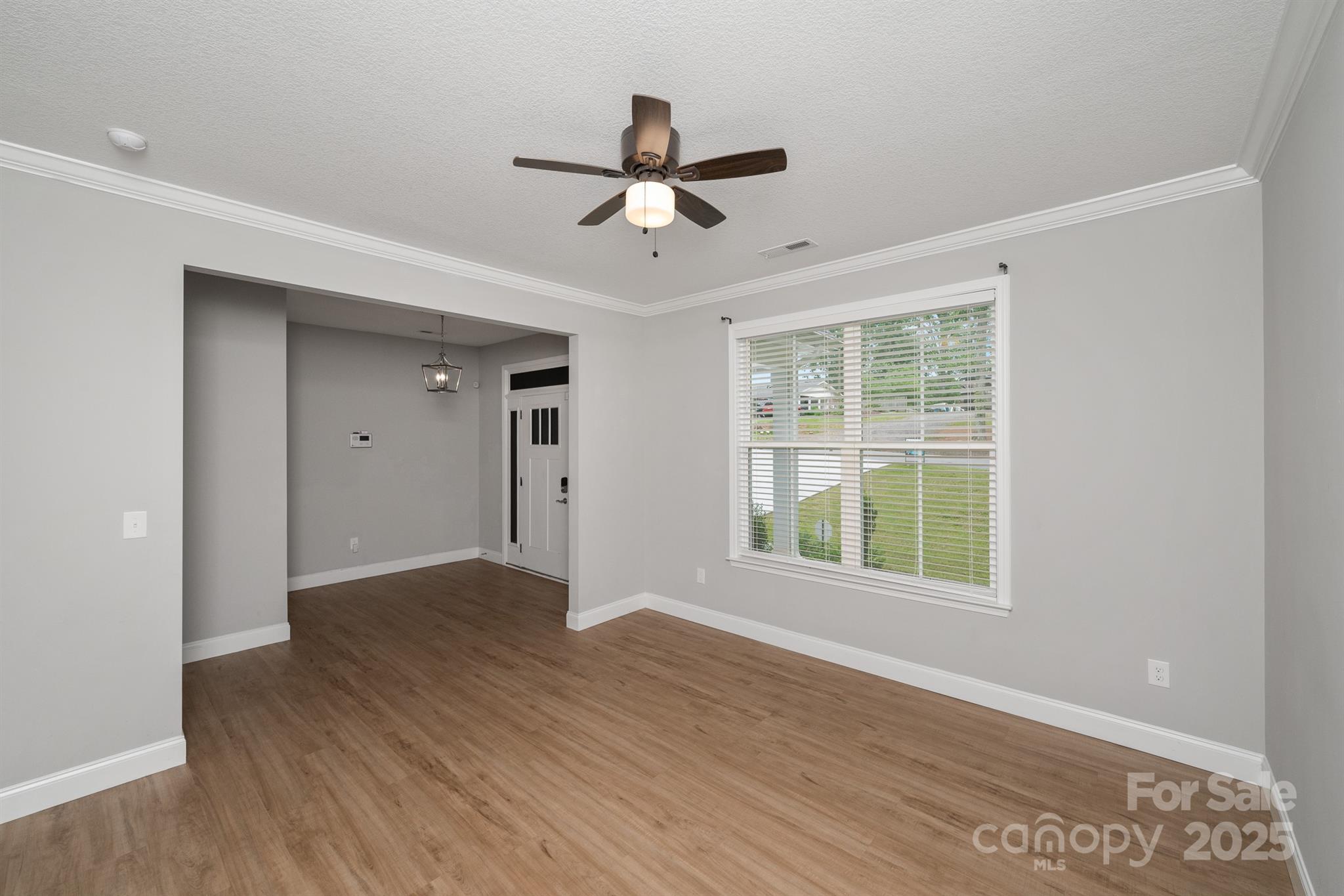 100 Holly Drive Property Photo 2