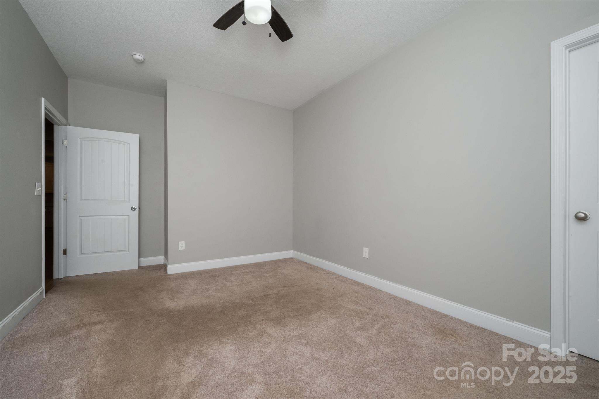 100 Holly Drive Property Photo 24