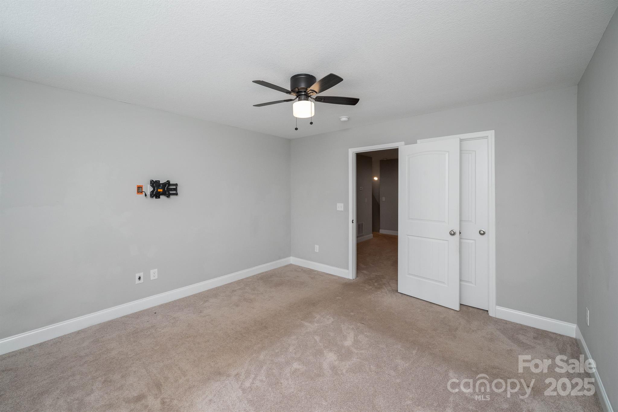 100 Holly Drive Property Photo 32